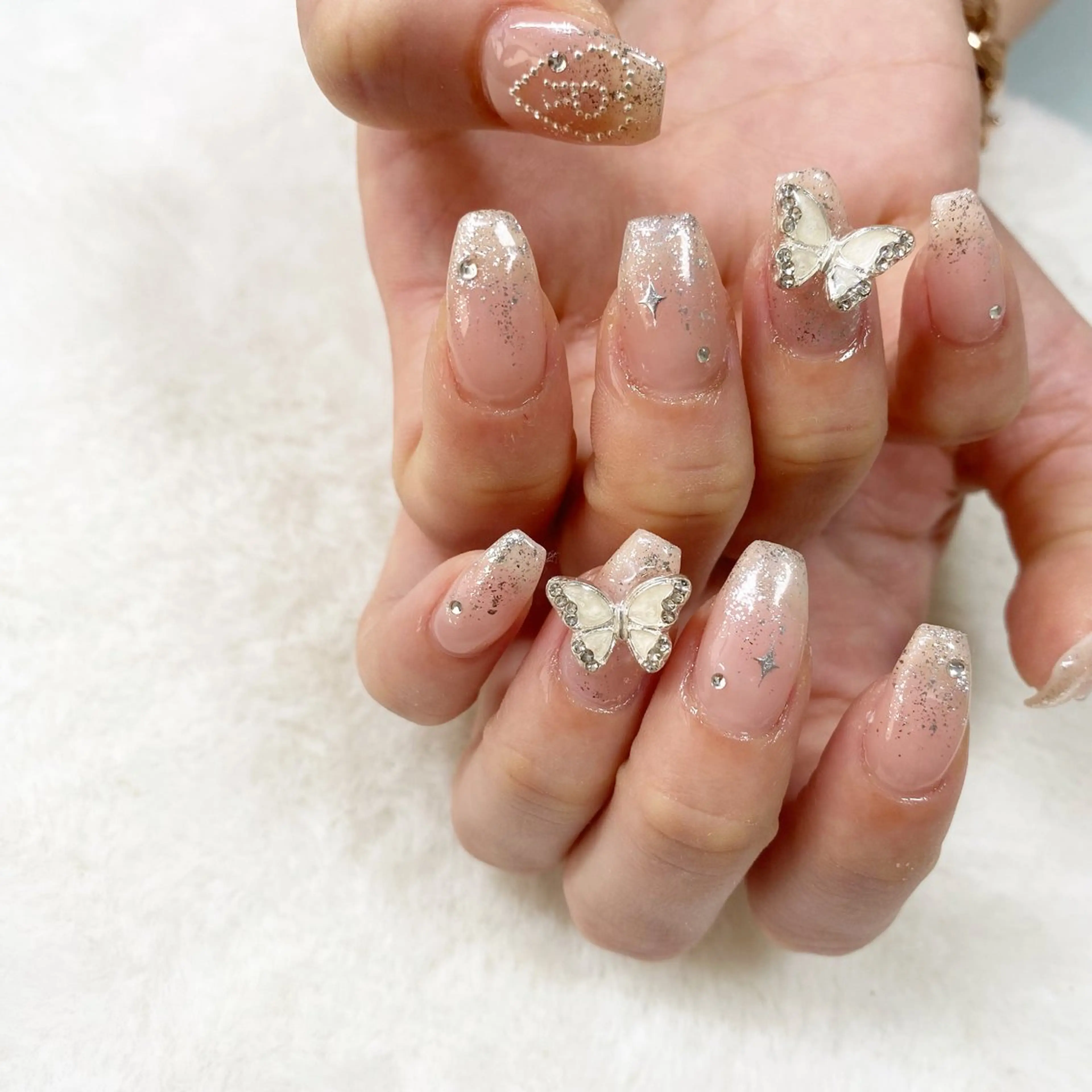 ネイル Laki nailのネイルデザイン