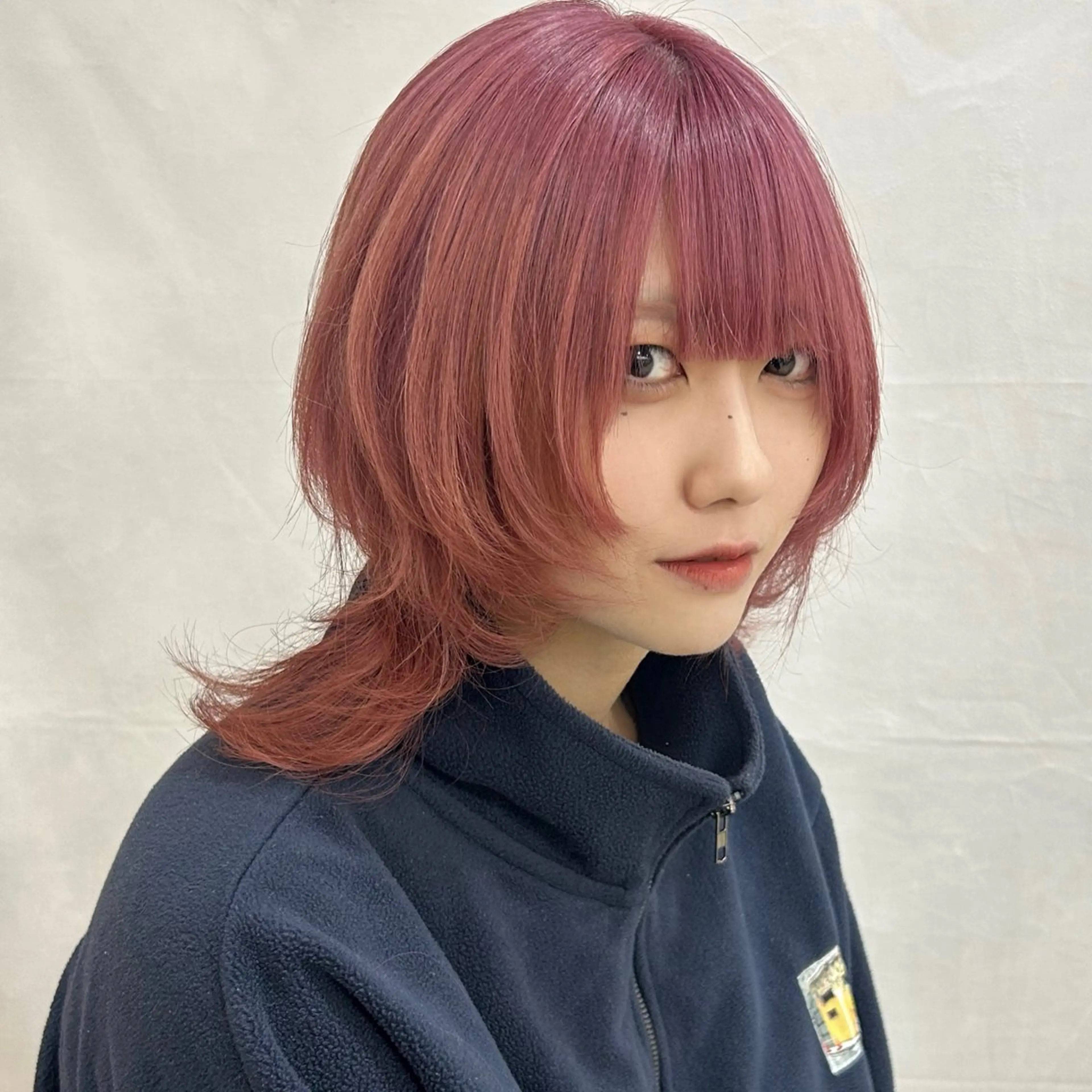 ミディアム カット ヘアカラー 水色/ペールカラー/ レイヤー💫mayuのヘアスタイル