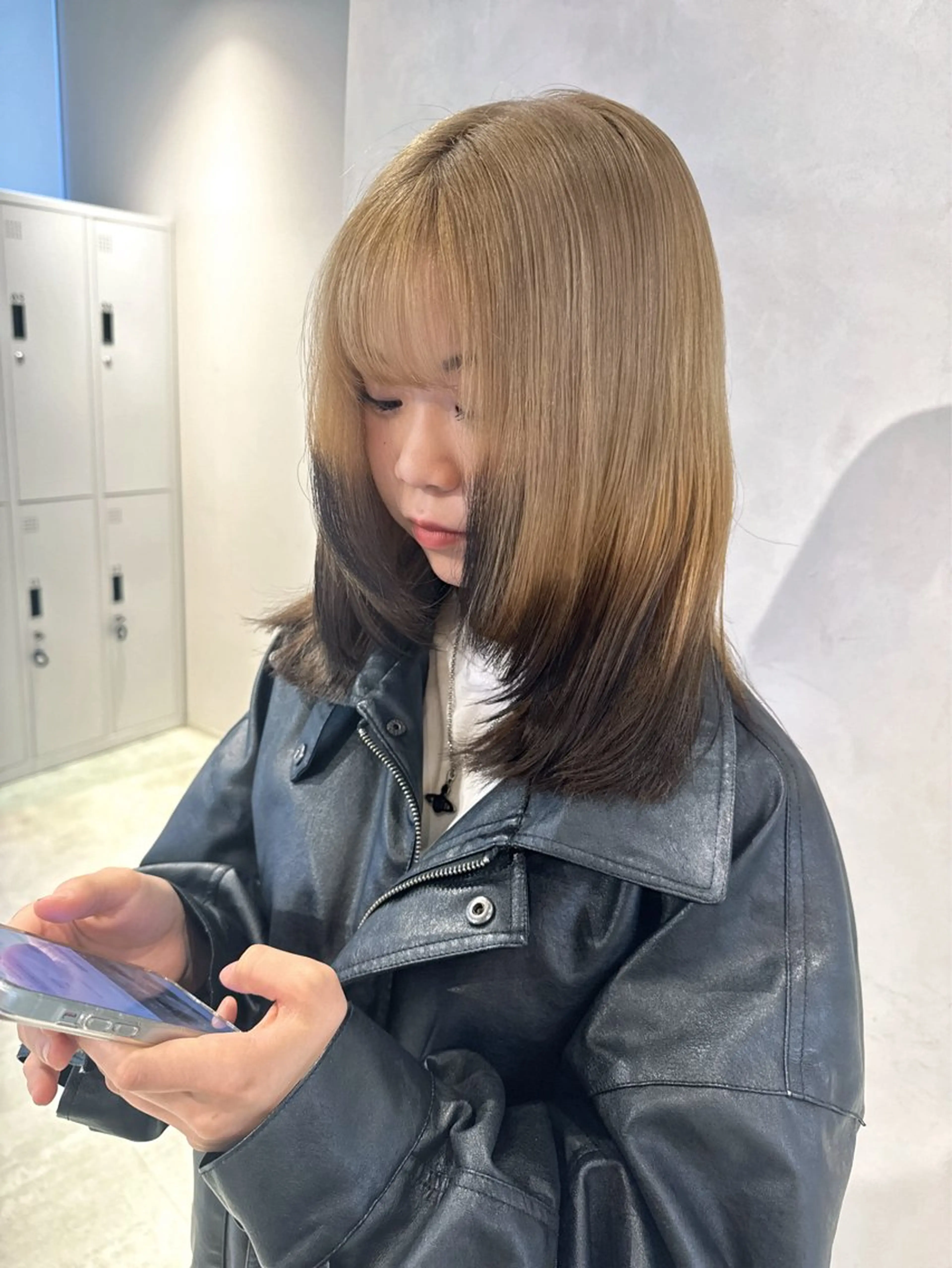 セミロング カラー ブリーチ ブロンド ホワイトブロンド カット ヘアカラー トリートメント 透明感カラー✨艶髪 制作🌱山根あゆみのヘアスタイル