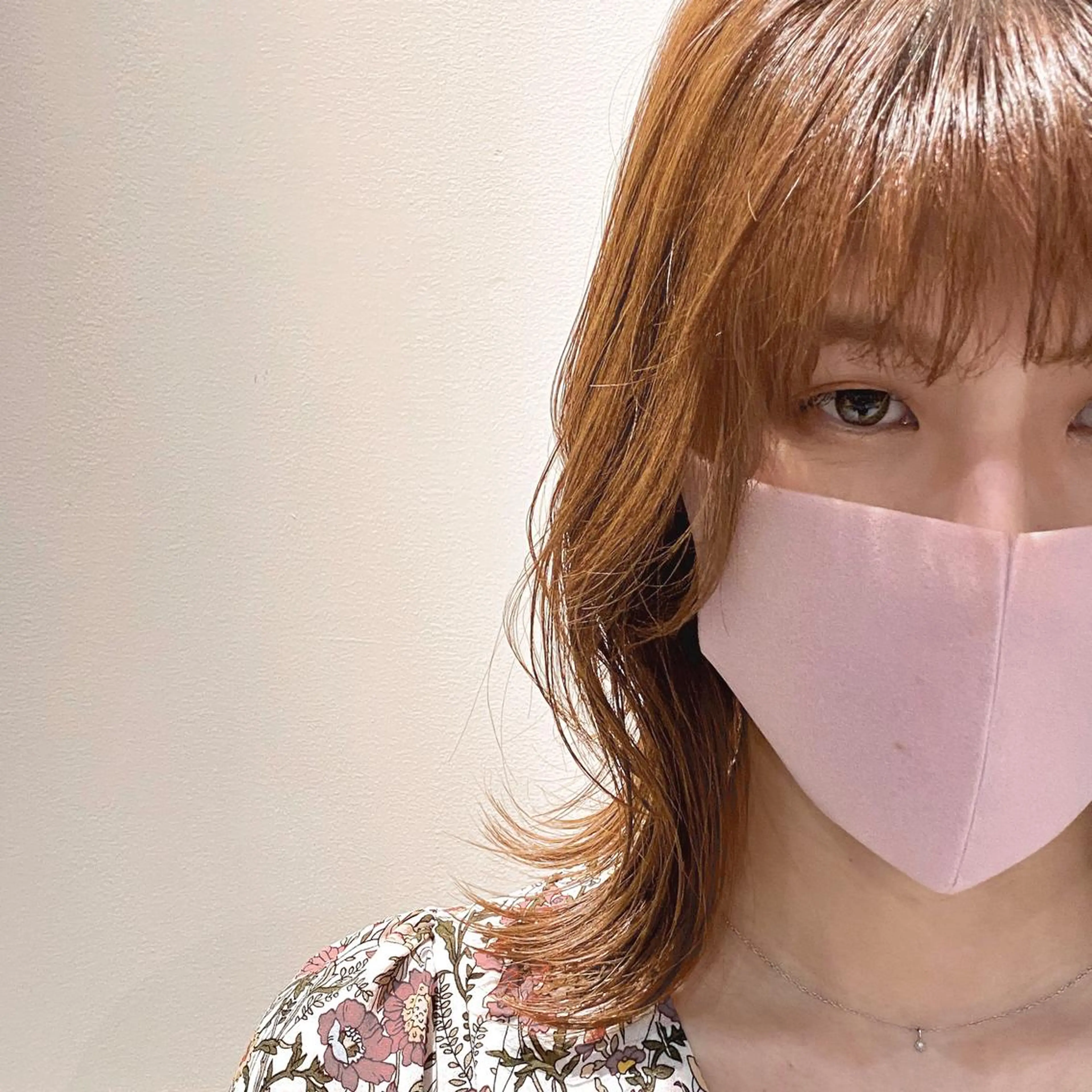 ミディアム レイヤーカット ウルフカット ウルフレイヤー カット ヘアカラー 川越 輝梨奈のヘアスタイル