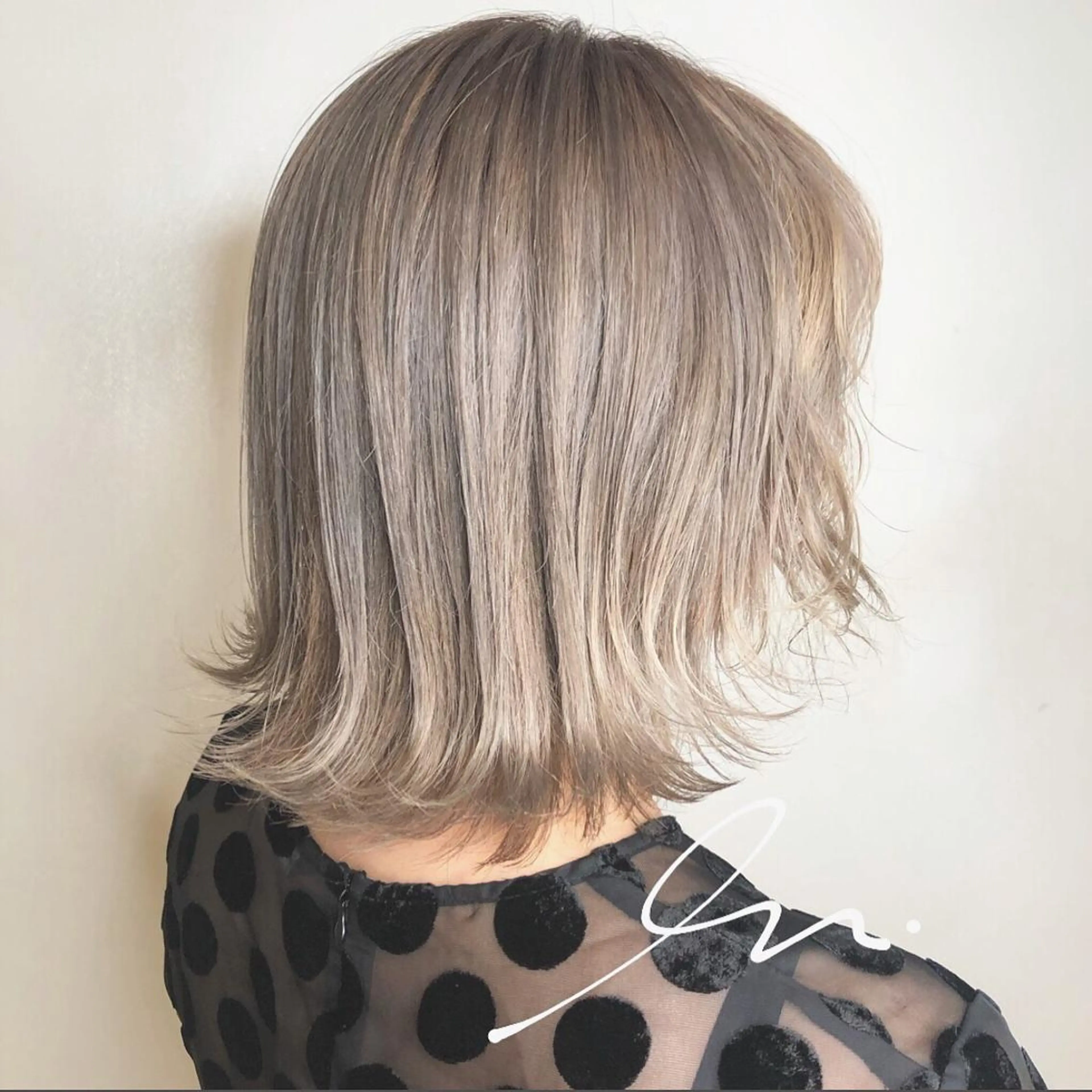 ミディアム カラー ヘアアレンジ マツエク・マツパ ベージュカラー ホワイトベージュ Noah's　Ark所属・透明感カラー🫧ヘア セット🫧松本菜月の眉毛・アイブロウイメージ