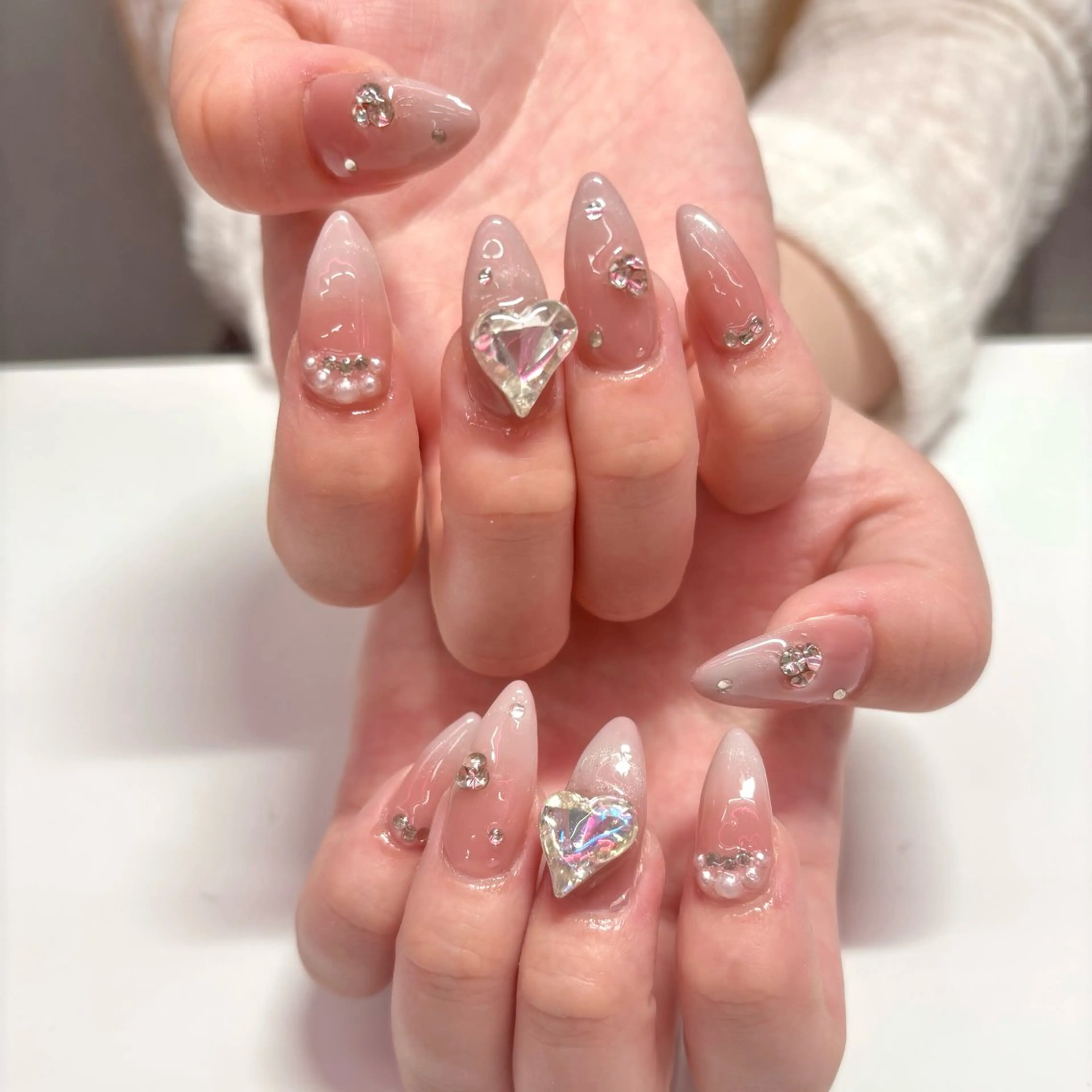 ネイル ハンドネイル WOL TOKYO 🦋shizukuのネイルデザイン