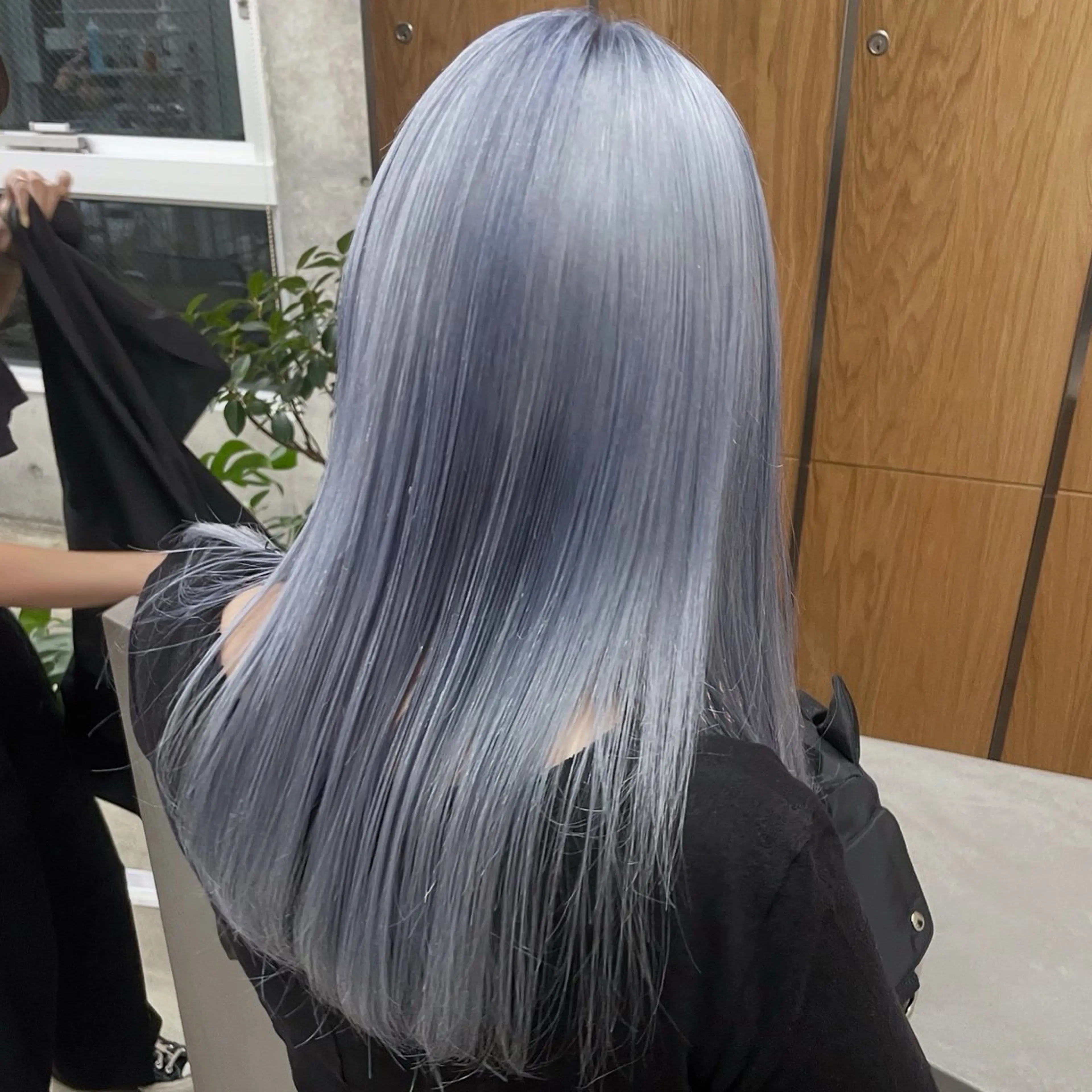 ロング カラー ブリーチ ブルーカラー カット ヘアカラー トリートメント トレンドカラー🥣／ ヘアアレンジ✩.*˚のヘアスタイル