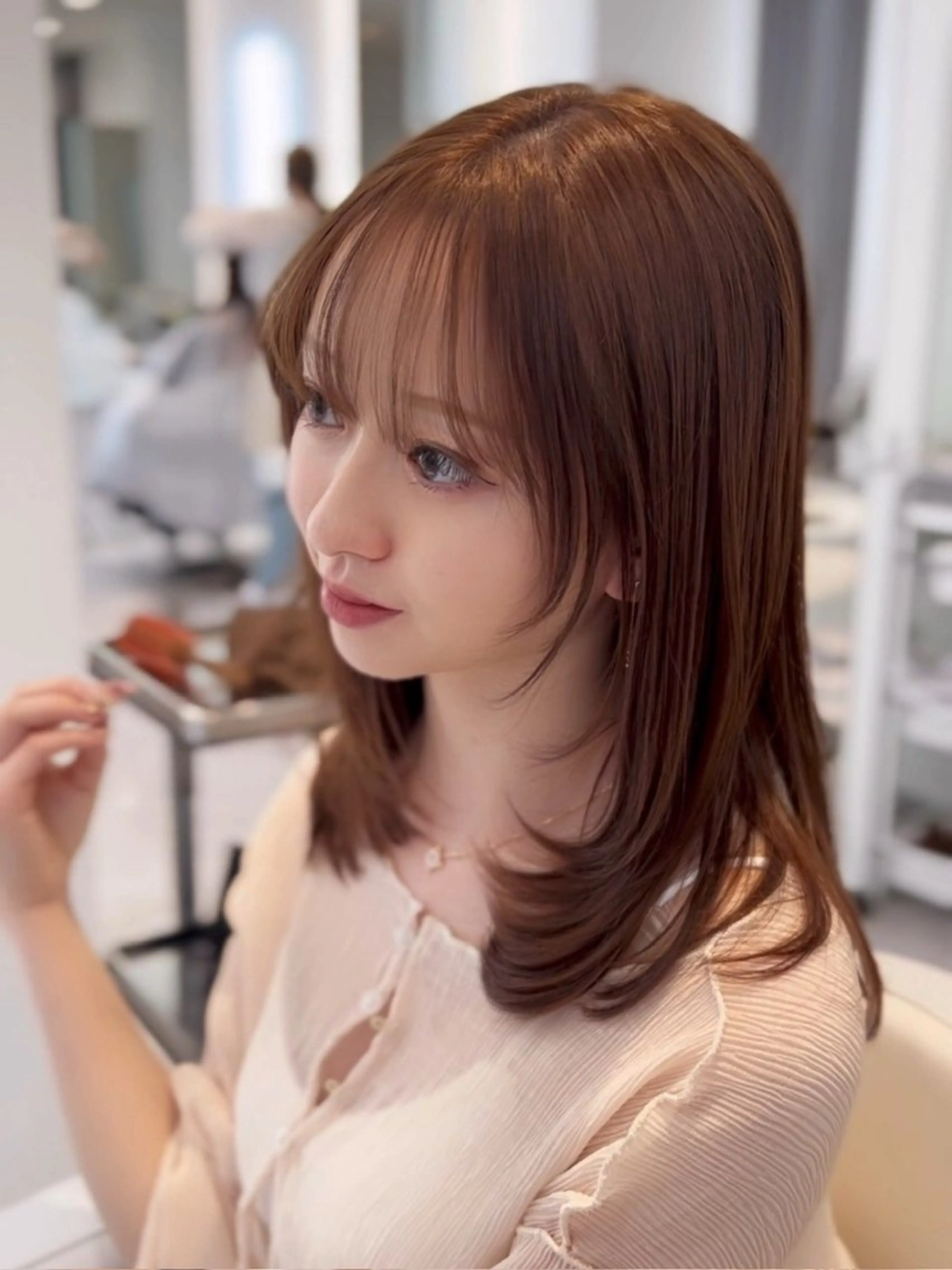 ミディアム カット ヘアカラー トリートメント 最高の似合わせ🪽 メンズ募集中！のヘアスタイル