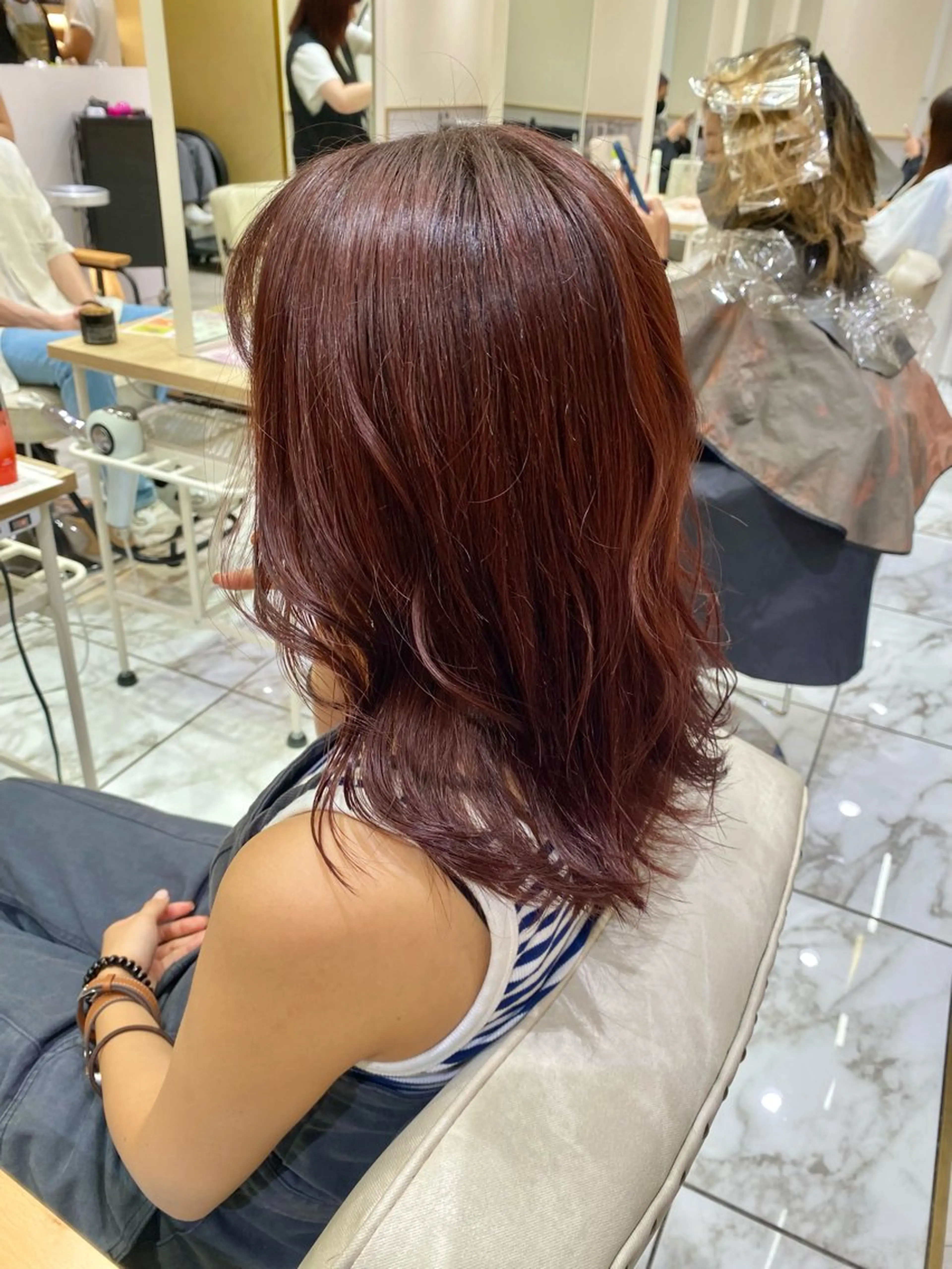 セミロング カラー ヘアカラー トリートメント 酸スト/フェザー パーマ/三谷海斗のマツエク・マツパデザイン