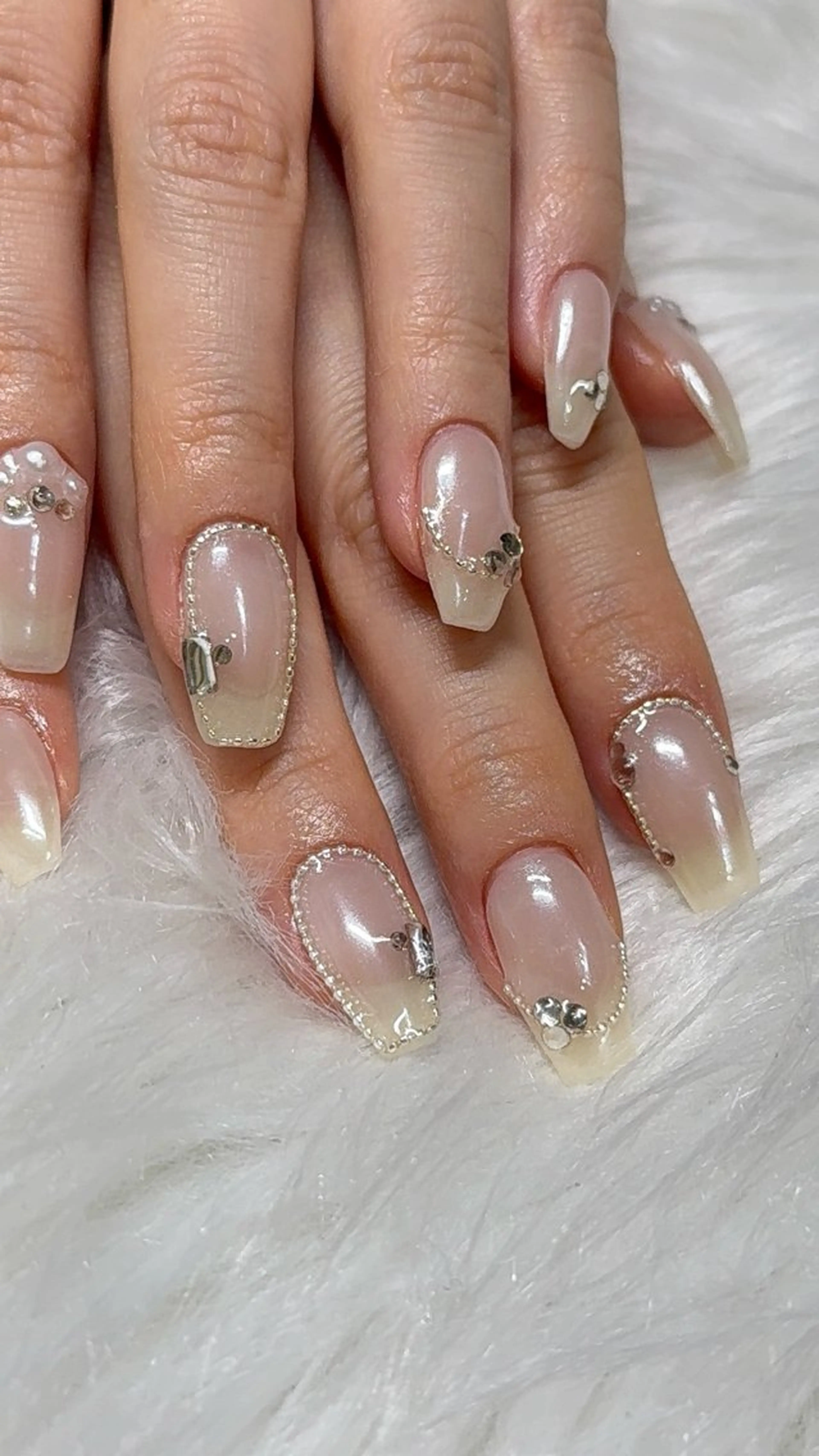 ネイル ミラーネイル AURORA eyelash&nail salon アメ村店所属・🌏AURORA | RiRi🪐のネイルデザイン