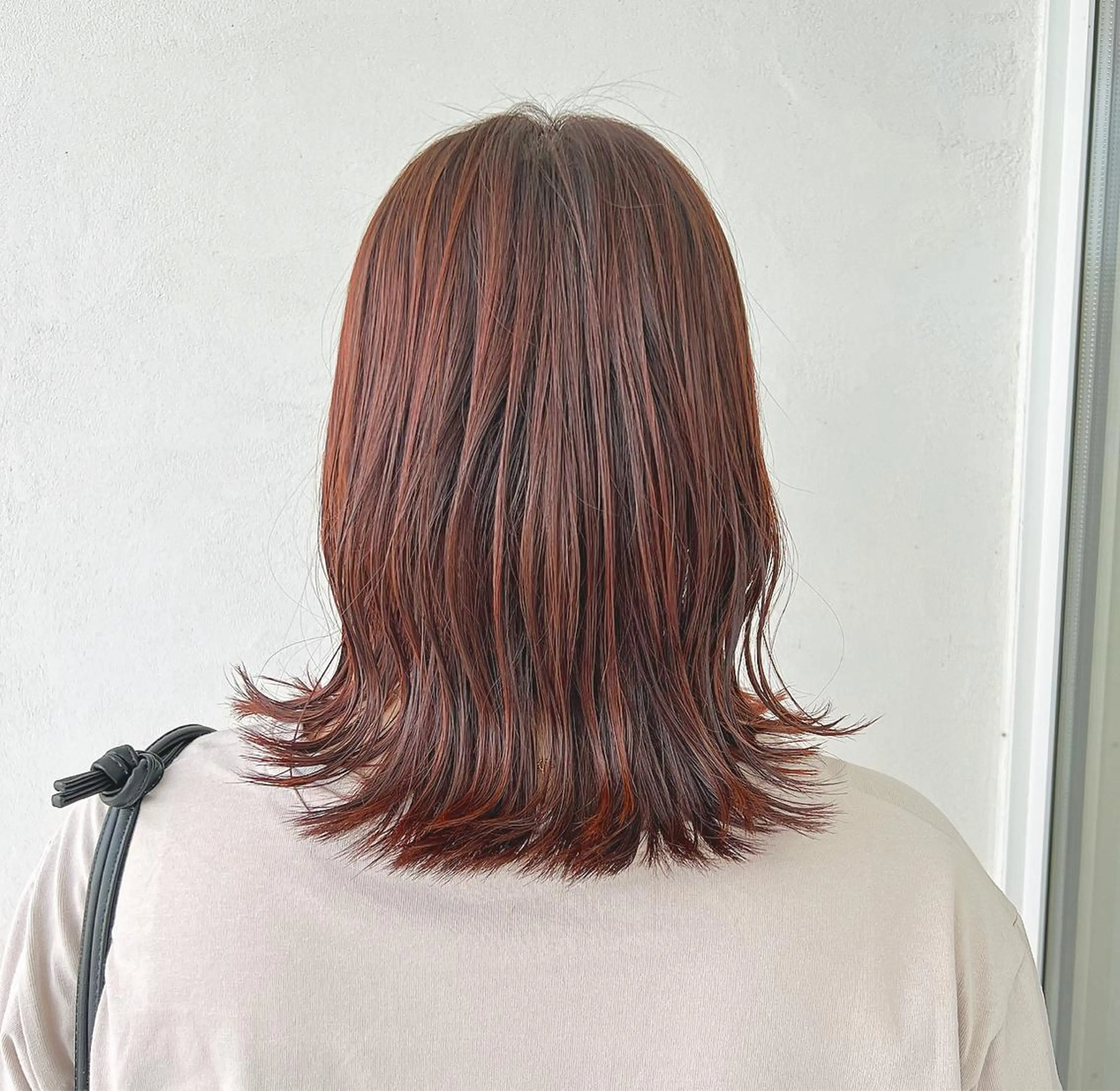 ミディアム 外ハネヘア 切りっぱなしボブ 👩🏼ミニボブのヘアスタイル