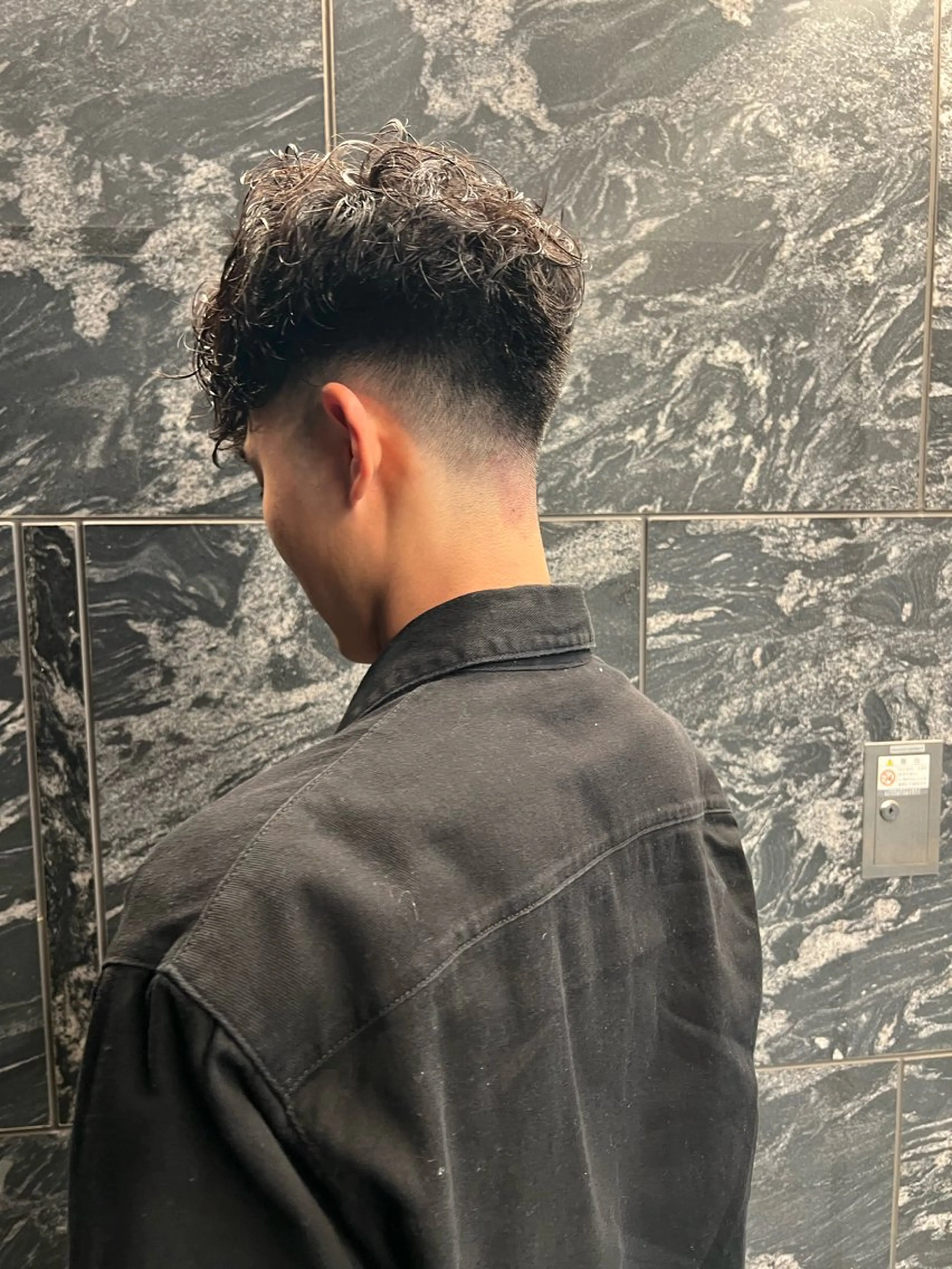 ショート パーマ メンズ フェードカット メンズパーマ カット パーマ ヘッドスパ 樋野 亮のヘアスタイル