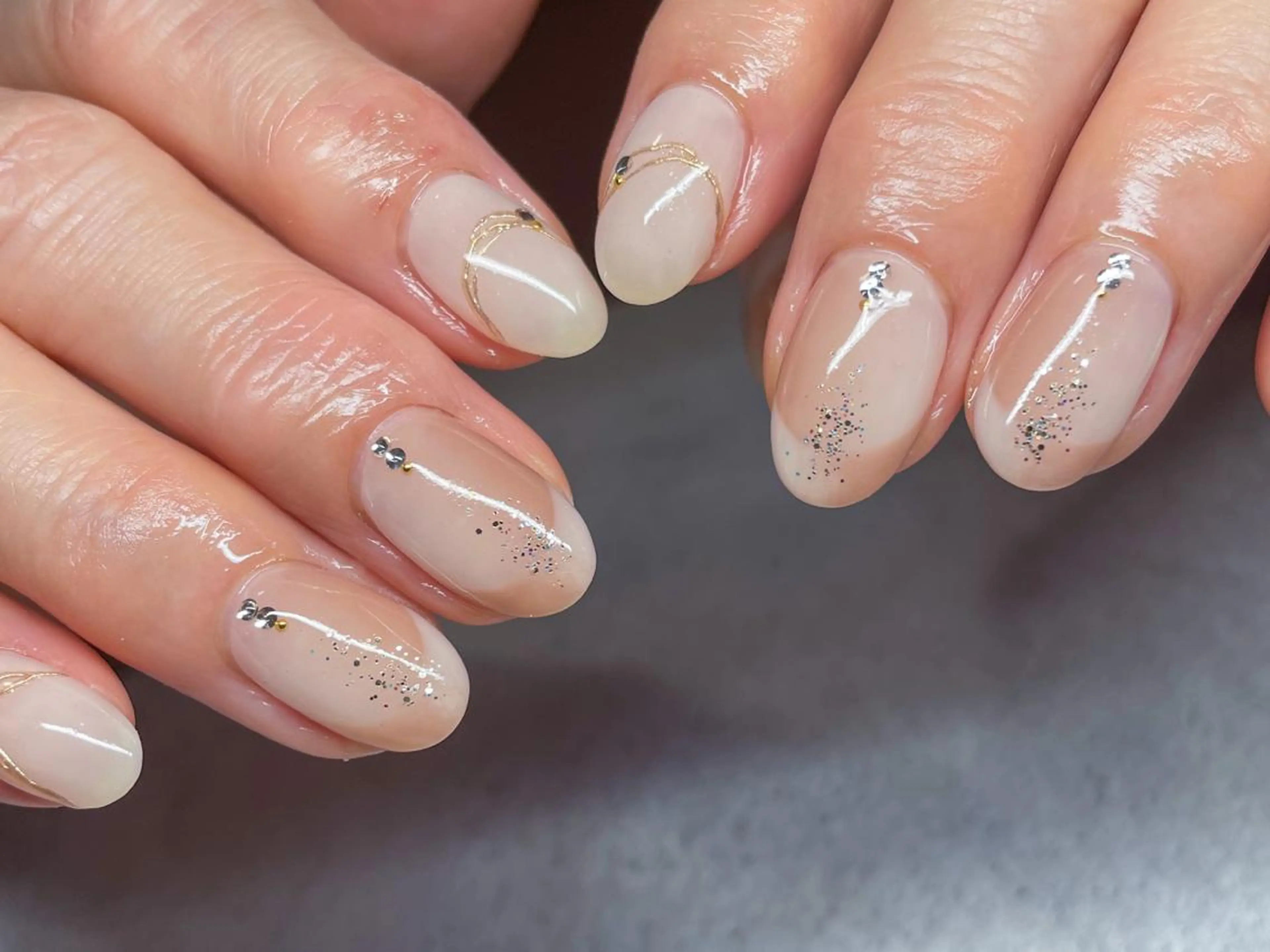 ショート ネイル フレンチネイル オンブレフレンチ シンプルネイル Nail salon Amicalのネイルデザイン