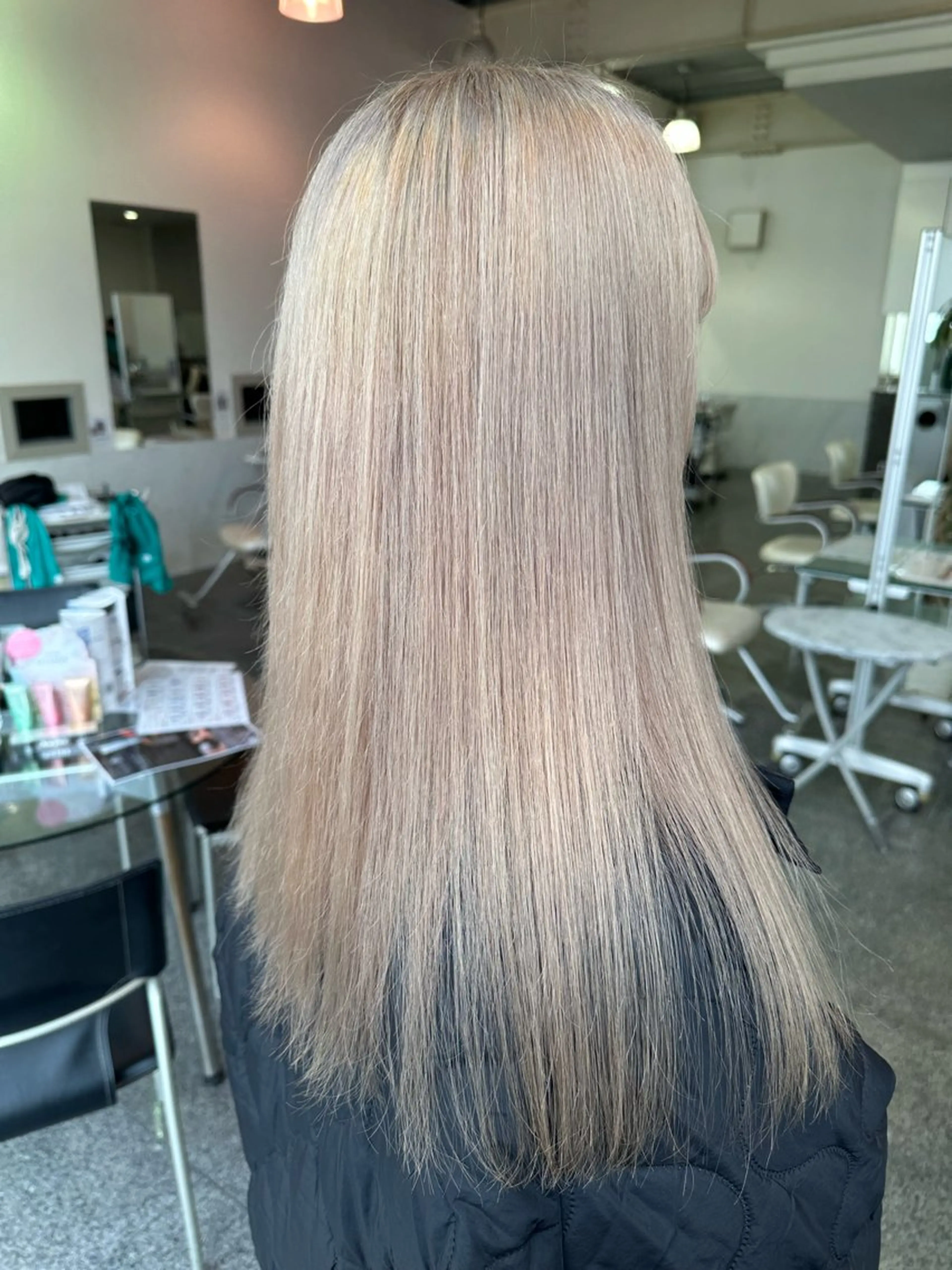 カラー ブリーチ ヘアカラー 町田 里奈のヘアスタイル