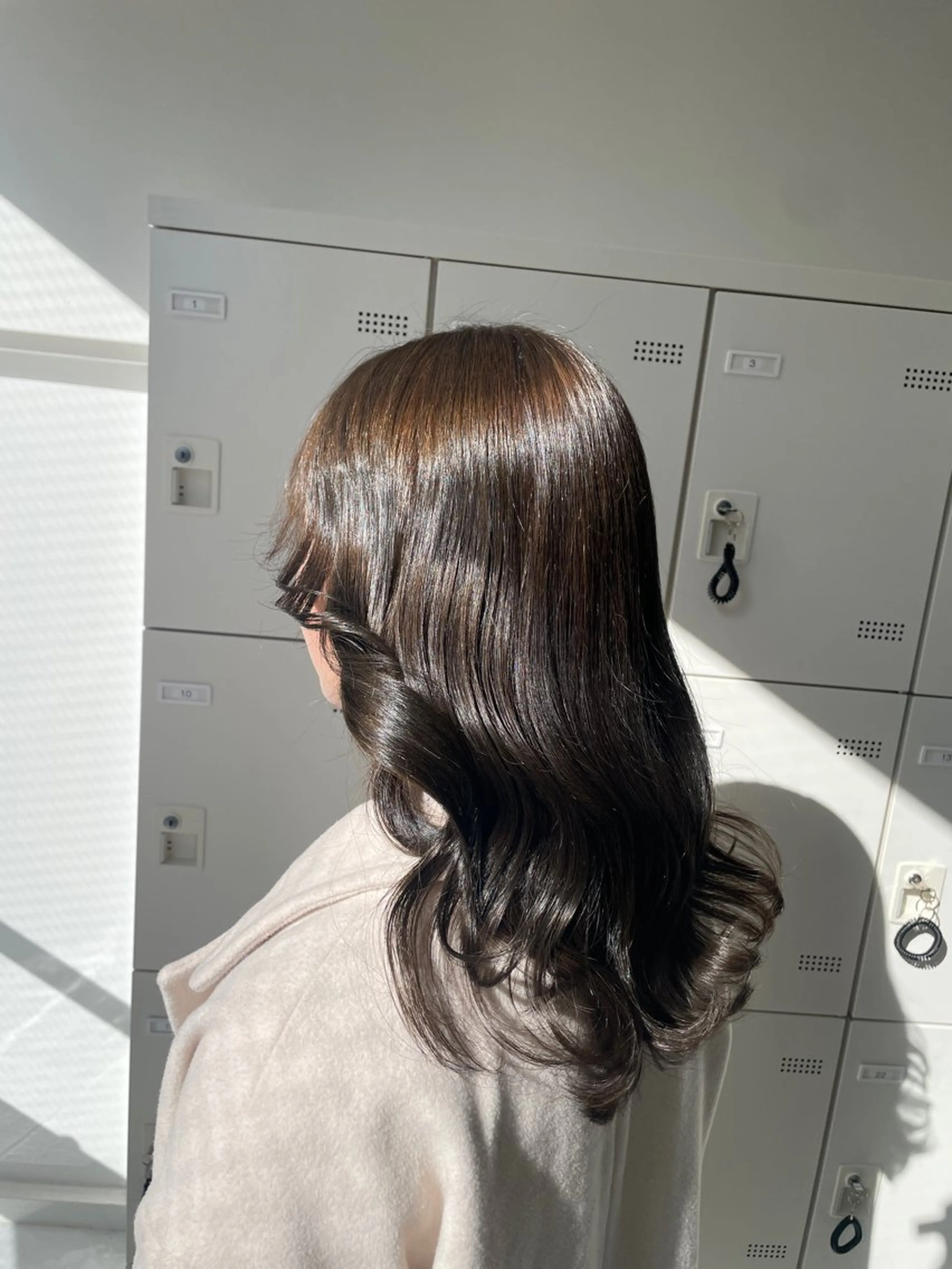 ロング 髪質改善 トリートメント ヘアカラー 大人上品🤍明るめ ベージュ🤍REOのヘアスタイル