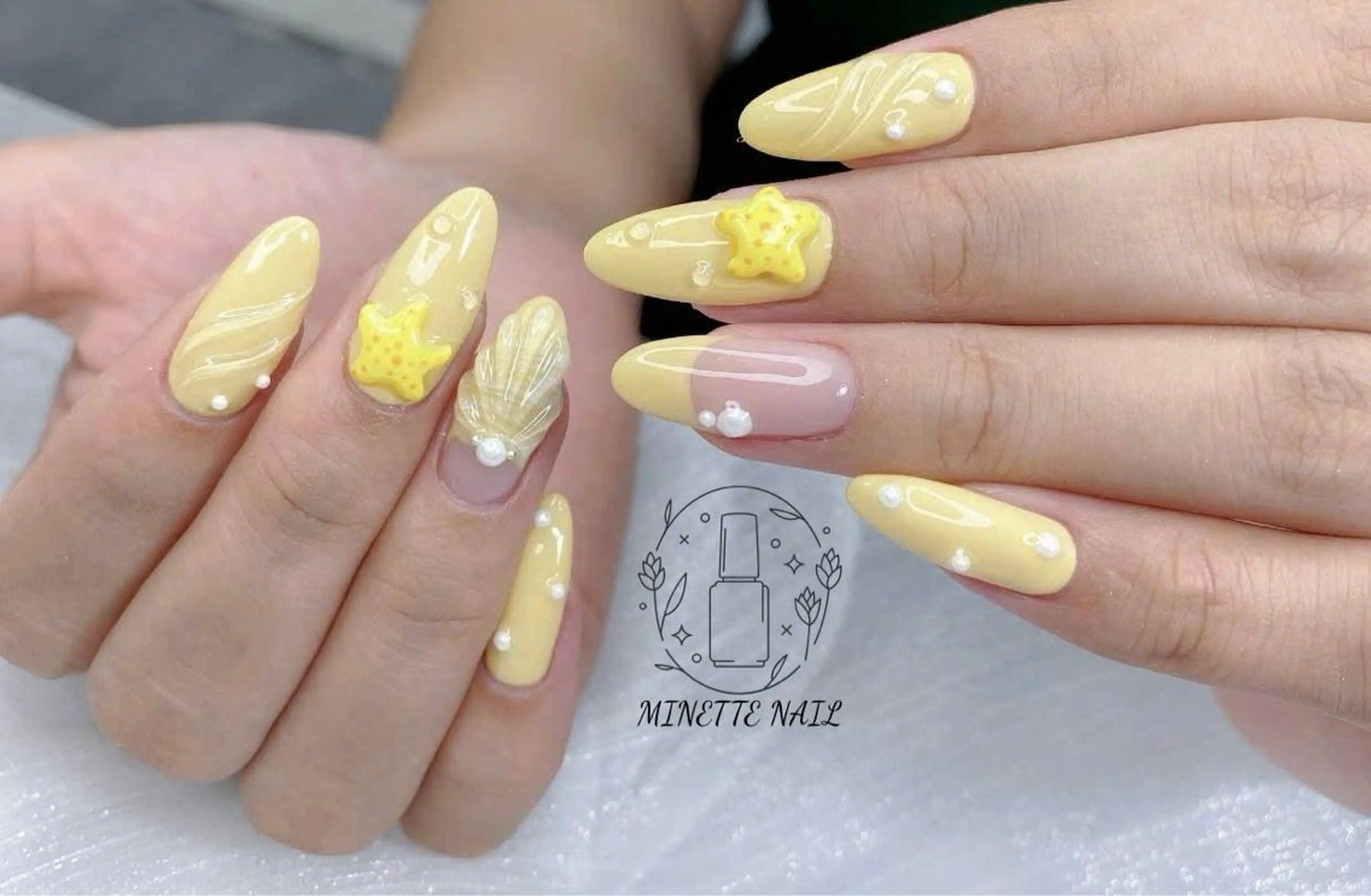 ネイル フレンチネイル ジェルネイル マグネットネイル 持ち込み ニュアンスネイル Minette Nailのネイルデザイン