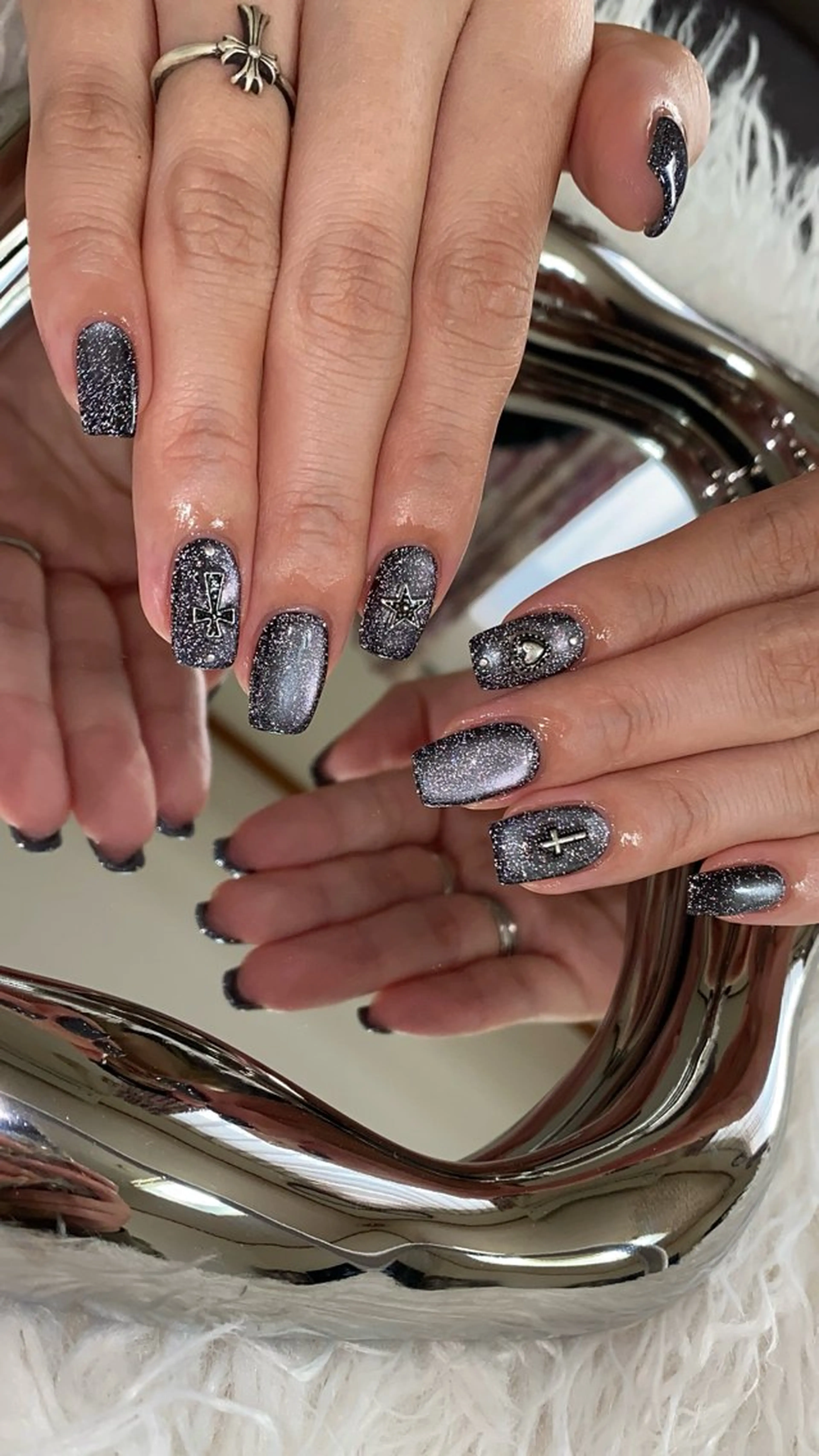 ネイル ハンドネイル n o q r m. n a c h iのネイルデザイン