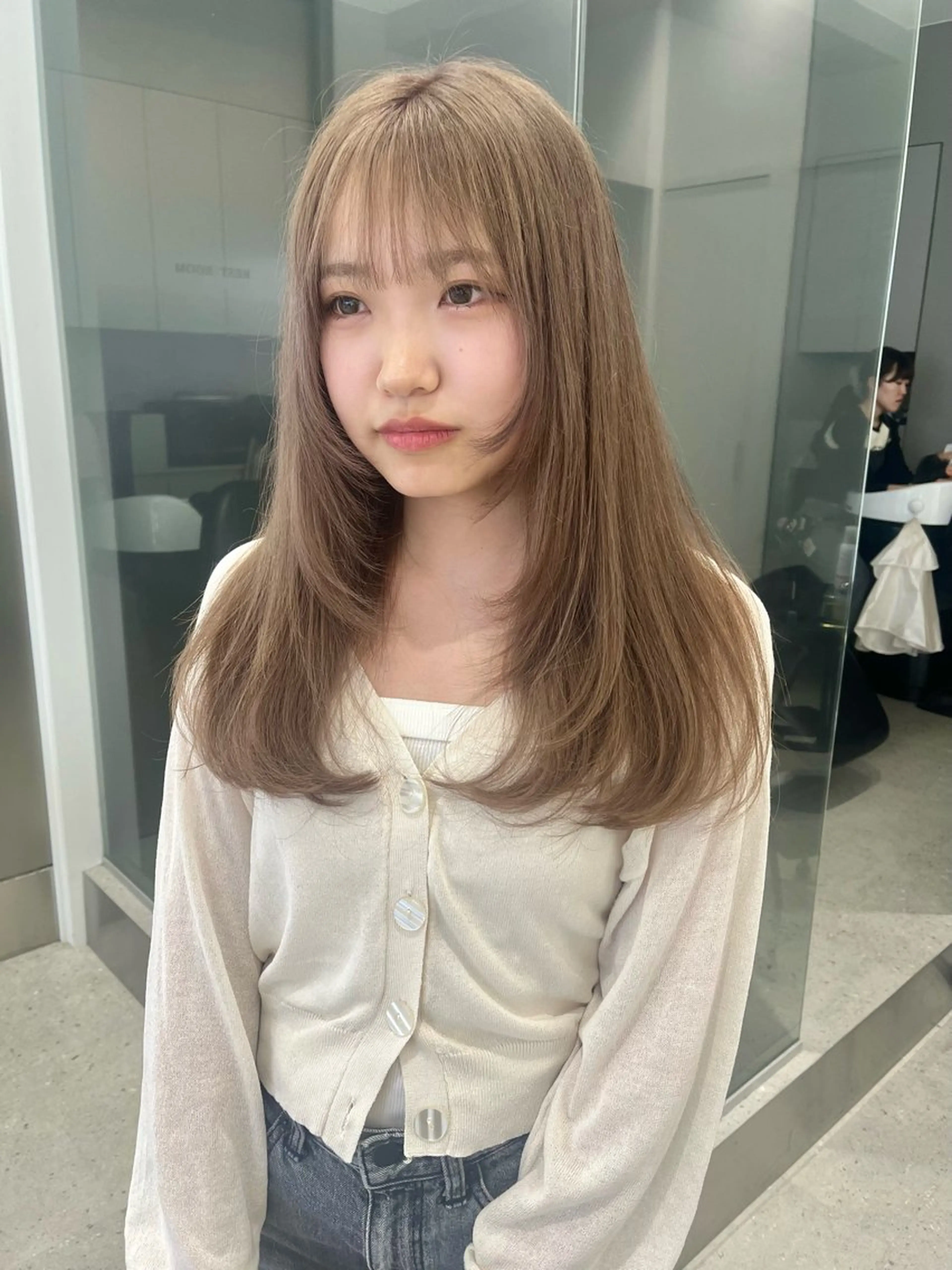 ロング カラー ベージュカラー ミルクティーベージュ iLi所属・iLi 《イリ》のヘアスタイル