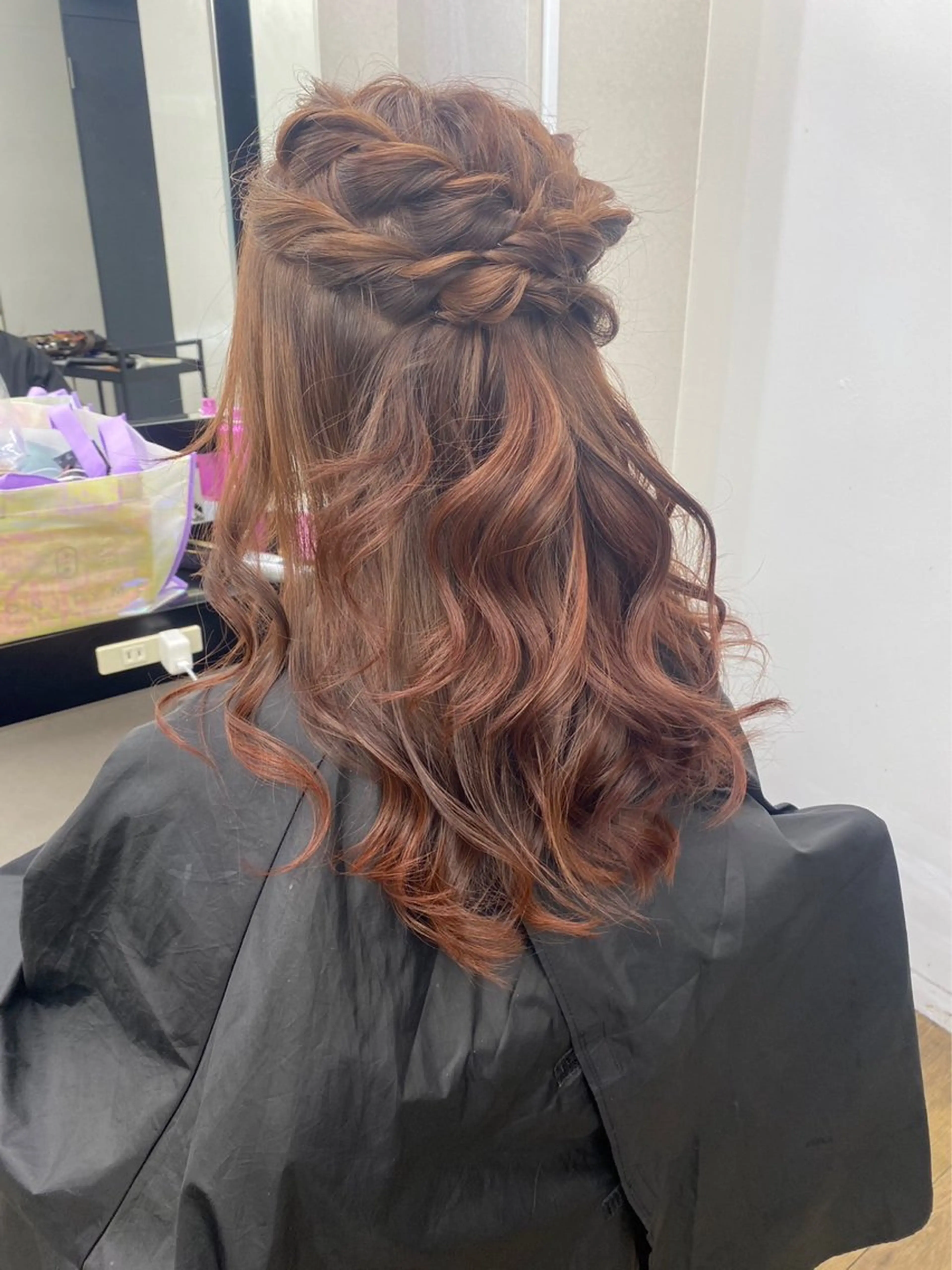 ロング ヘアアレンジ ハーフアップ alpha. カラーエクステ下妻のヘアスタイル