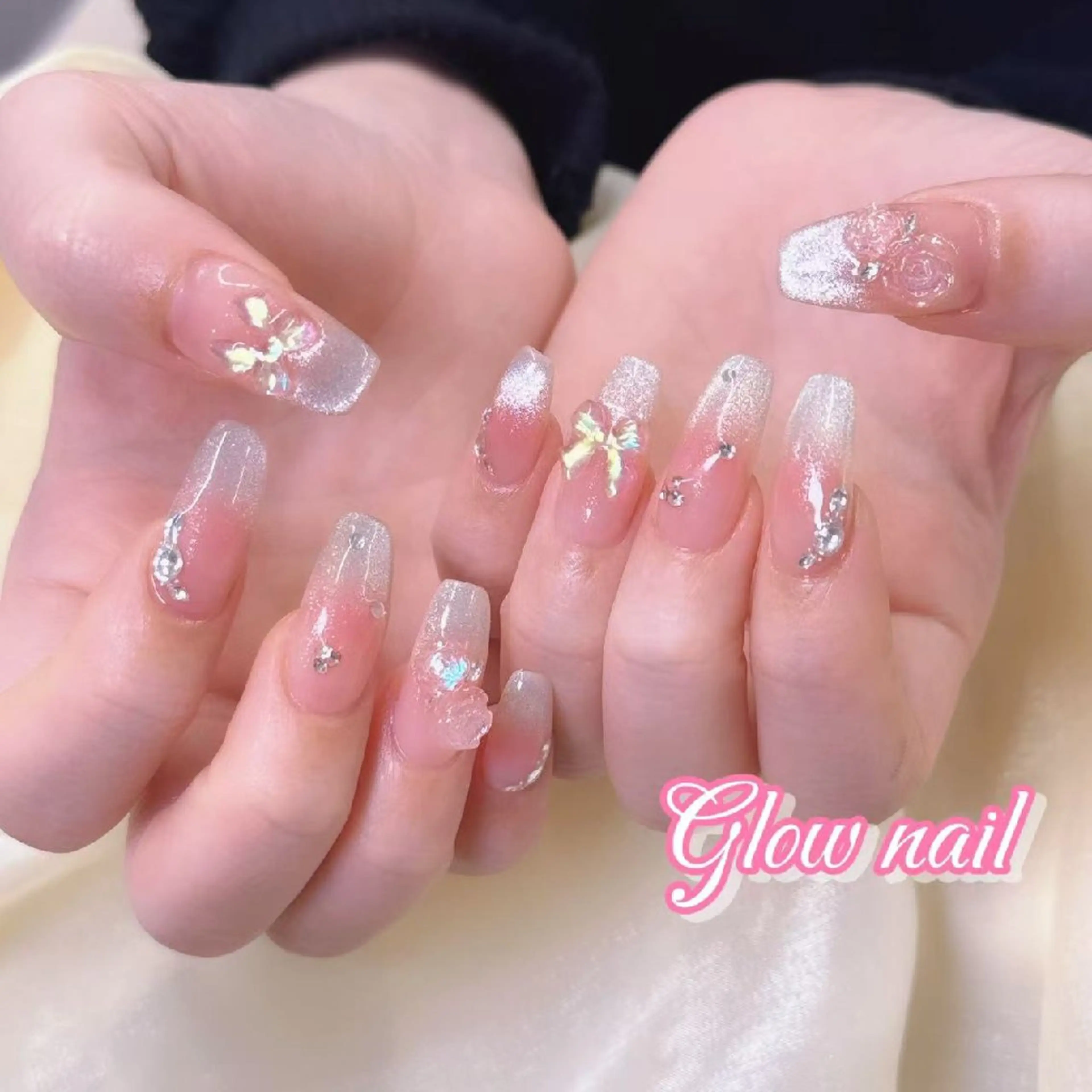 ネイル ハンドネイル グロー ネイルのネイルデザイン