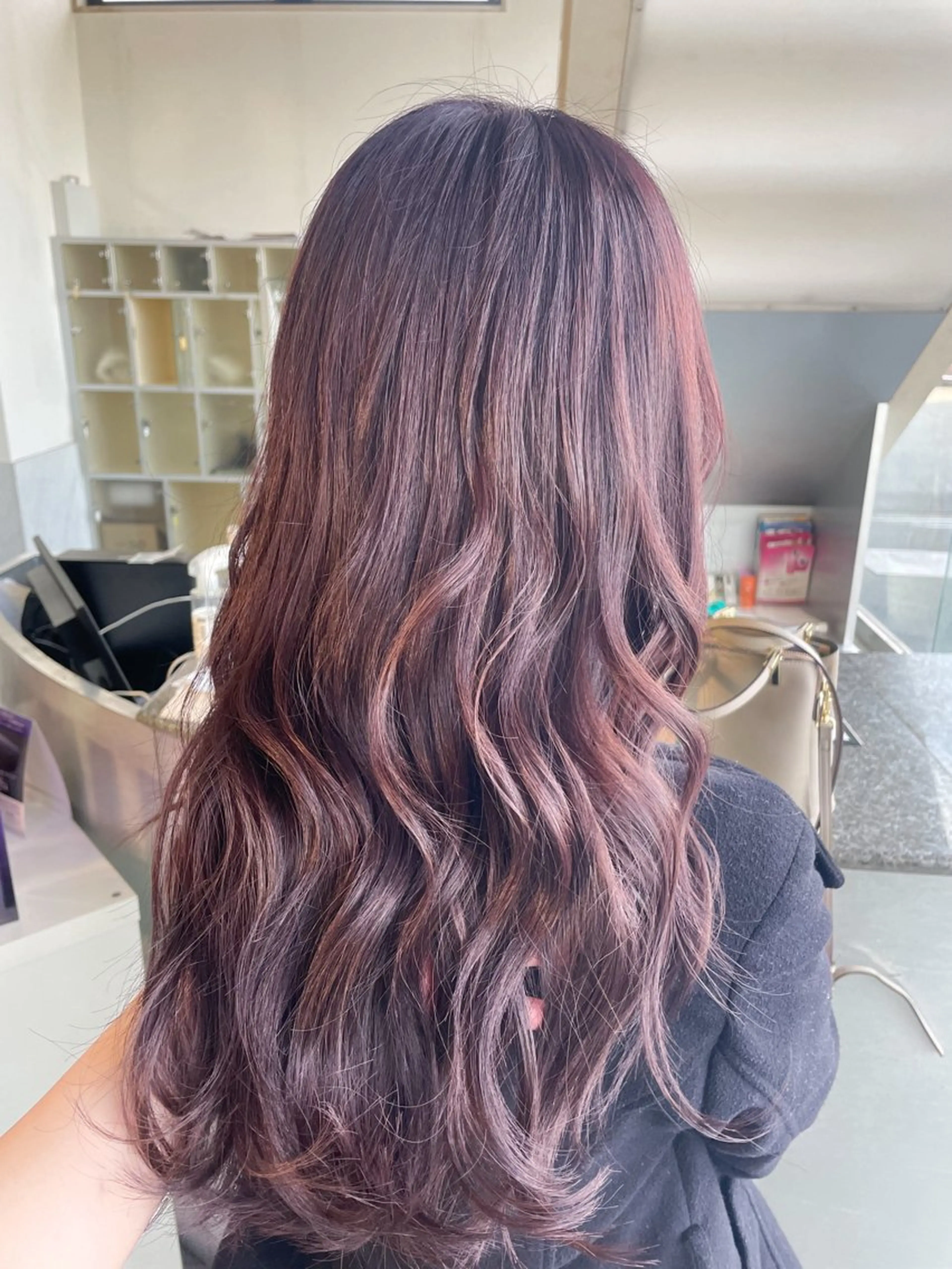 セミロング カラー ブリーチ ラベンダーカラー ブリーチなしカラー ハイトーン、ブリーチ 🤍足立里湖のヘアスタイル