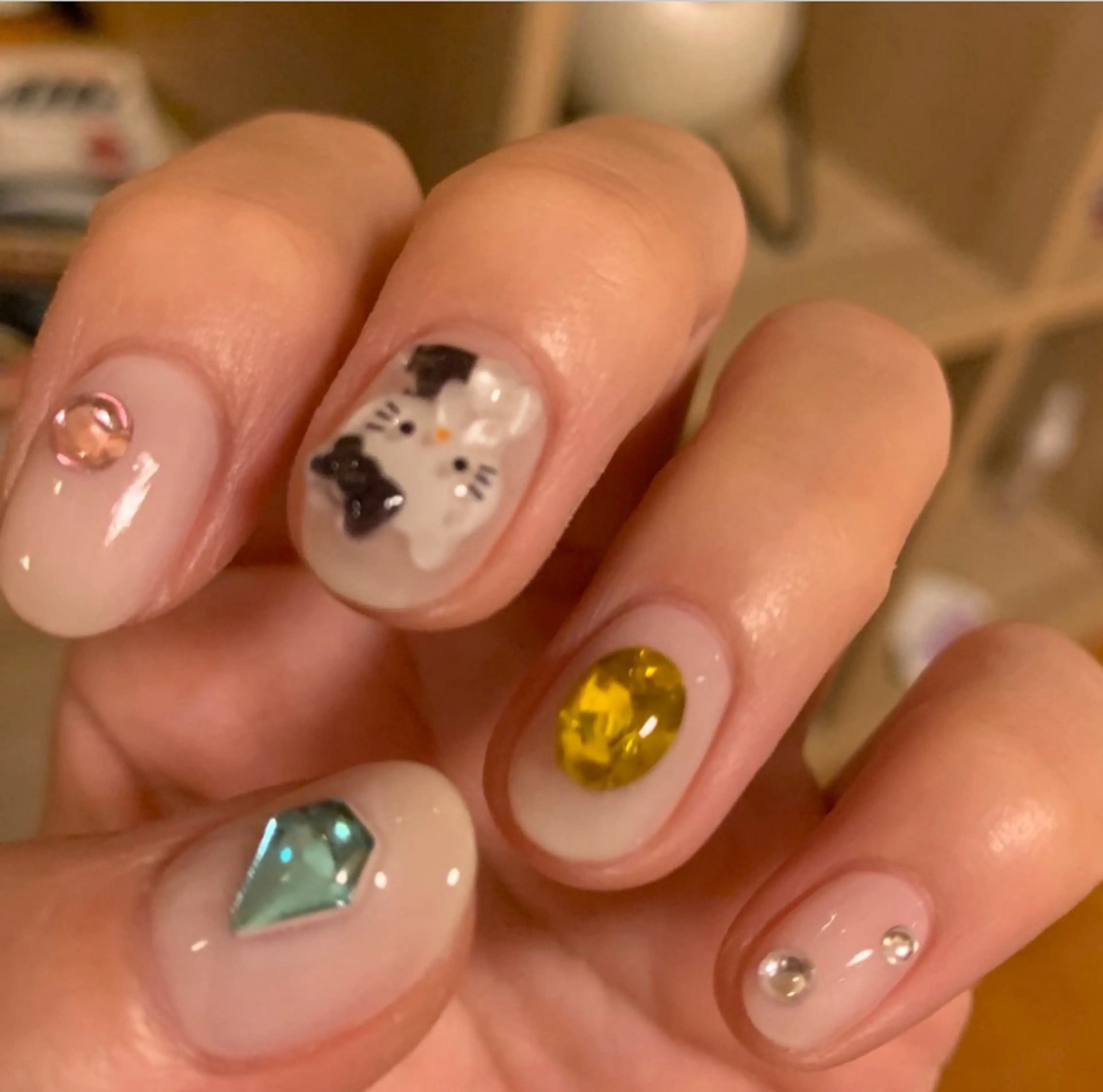 ネイル ハンドネイル share salon RURU所属・⭐︎ hiyoriのネイルデザイン