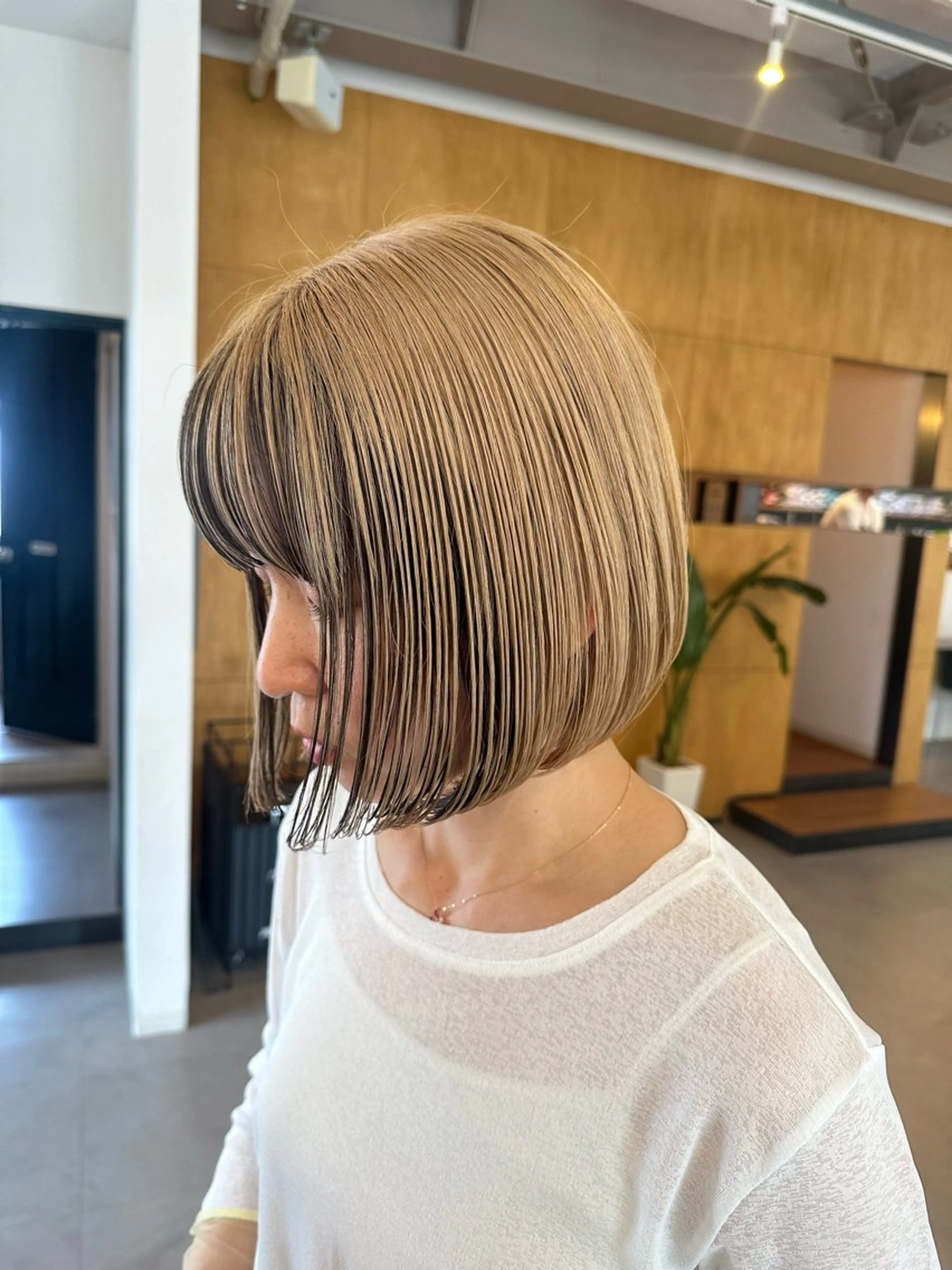 ショート カラー ミストバング ブリーチ ブラウンカラー デザインカラー  フェイスフレーミング doos.所属・手嶋 さくらのヘアスタイル