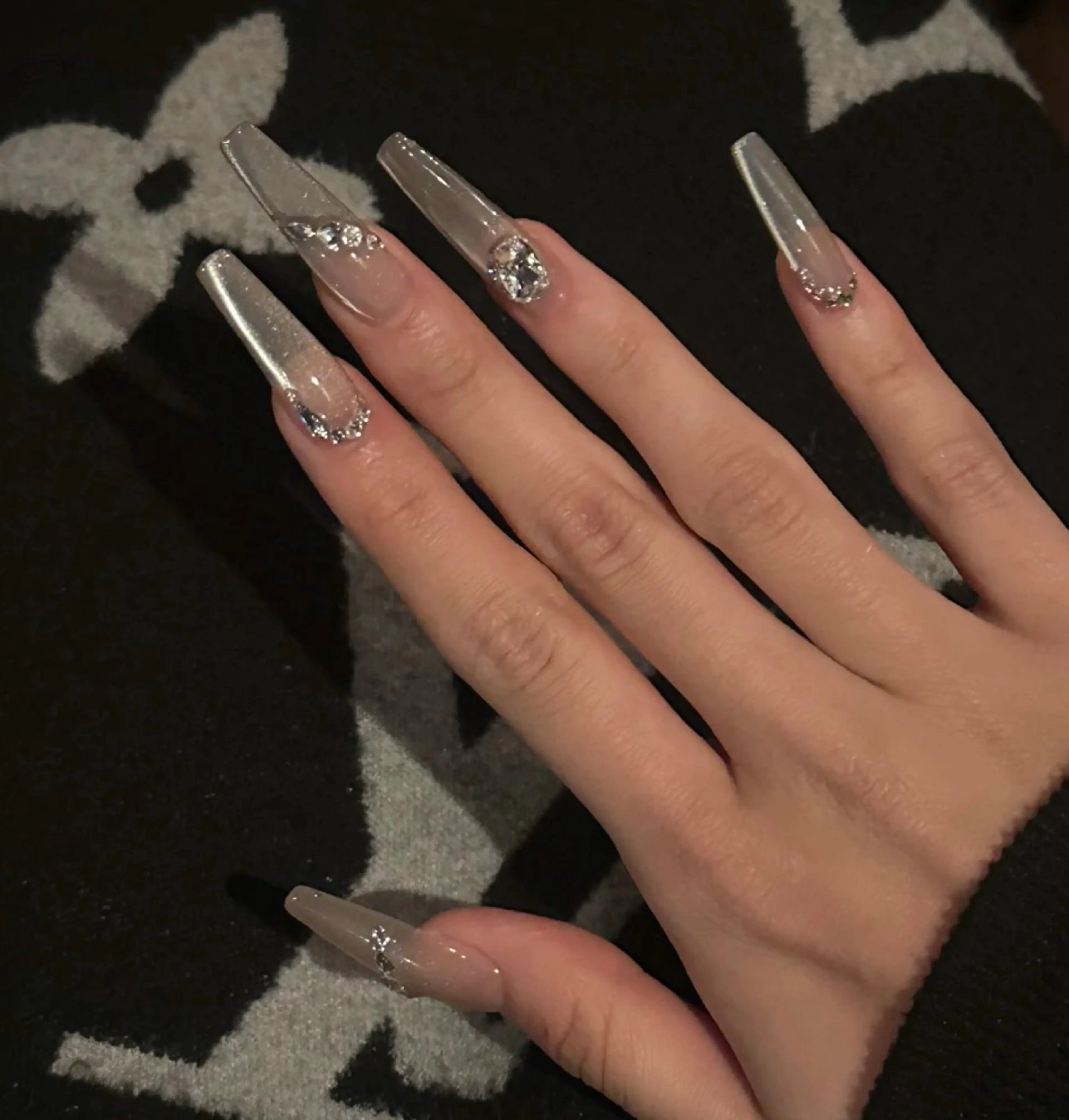ネイル 長さ出し フレンチネイル ジェルネイル 韓国ネイル マグネットネイル ハンドネイル ハンドケア Sun Nail 池袋のエステ・リラクイメージ