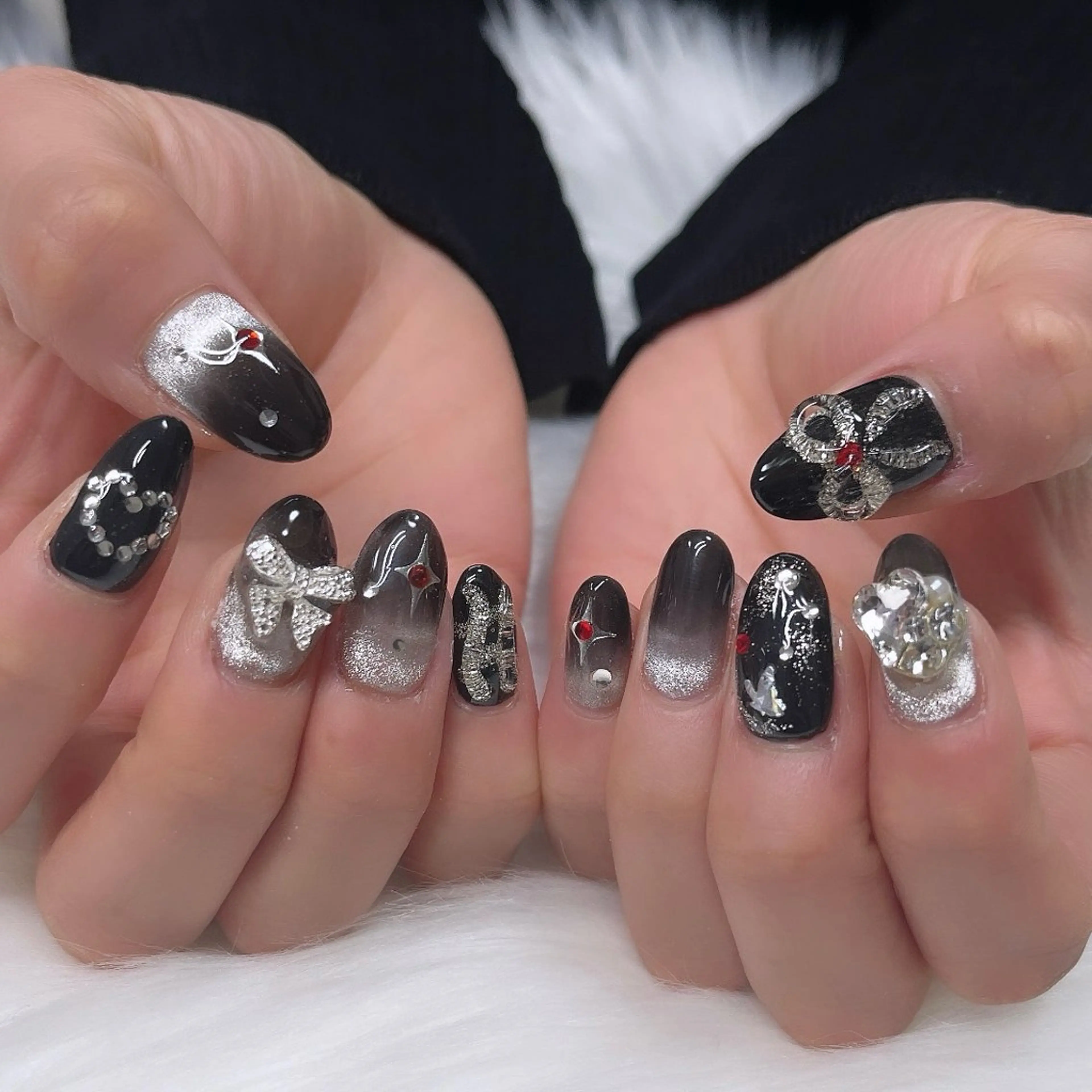 ネイル アートネイル キラキラネイル 韓国ネイル ラメ(グリッター) ロングネイル ハンドネイル 🐕🦺Yappy 💗A-tanのネイルデザイン