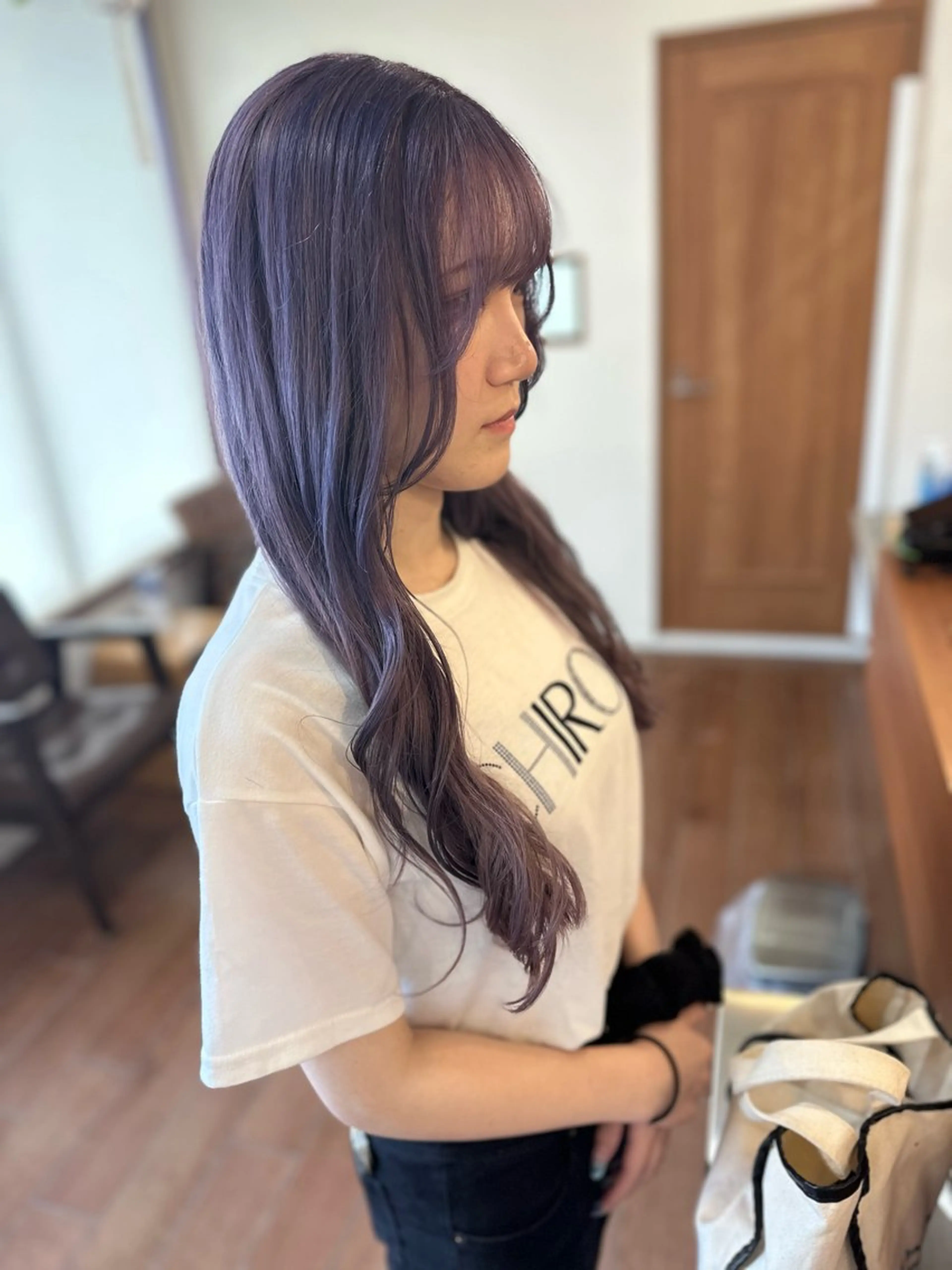 ロング カラー ブロンド ラベンダーカラー knot所属・石井 麻鈴のヘアスタイル