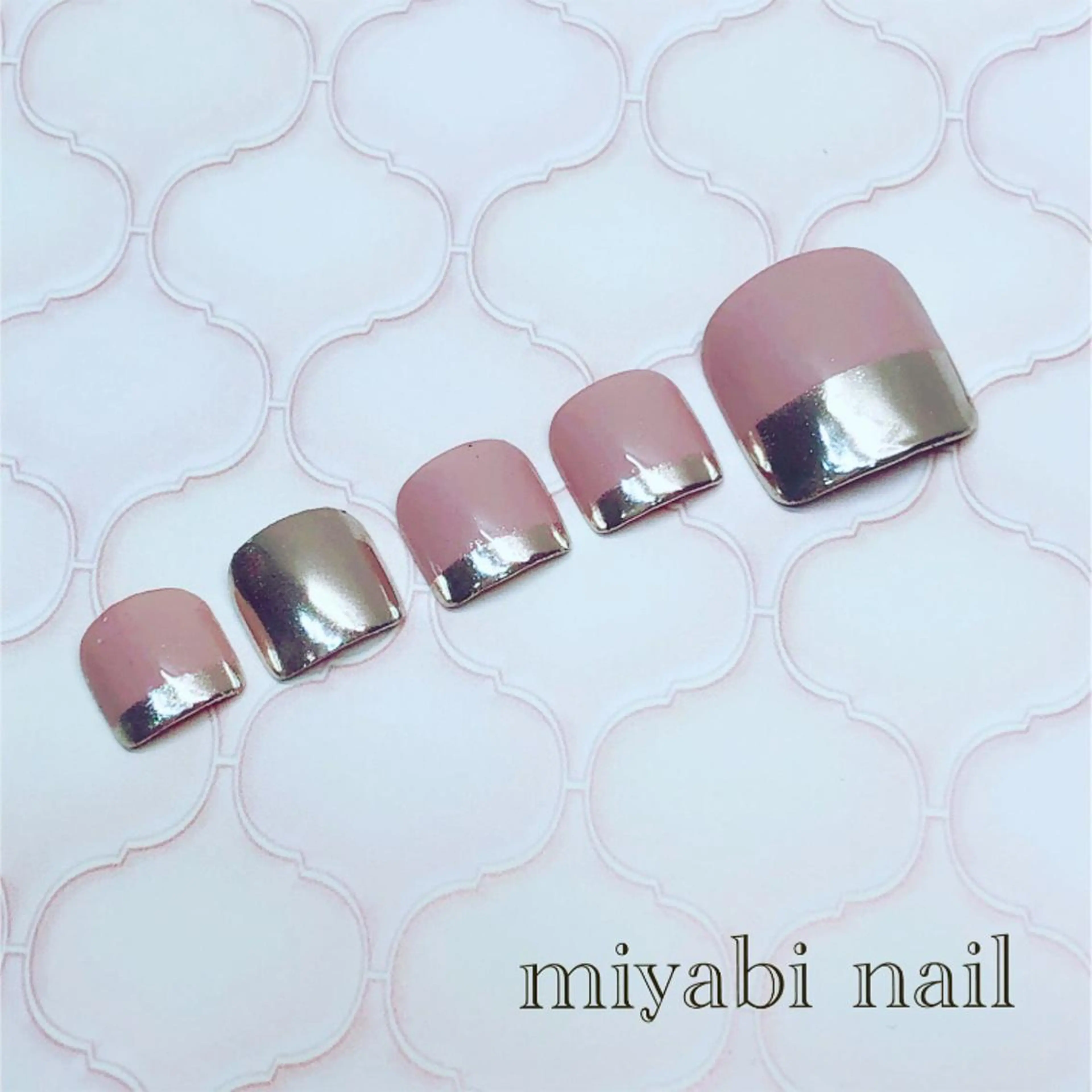 ネイル フットネイル ミラーネイル ピンク シルバー miyabi nail 桂川駅近くのネイルデザイン