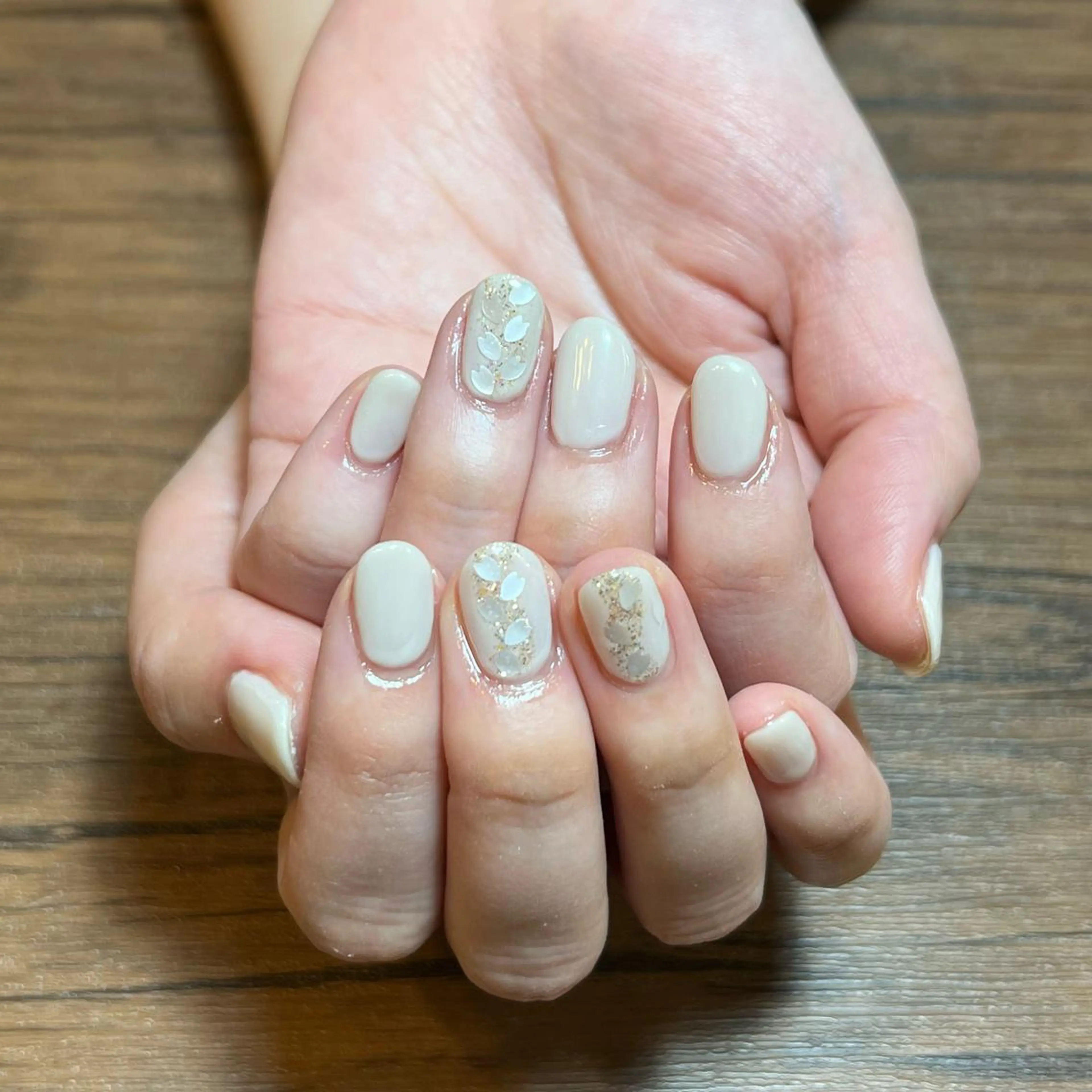 ネイル 桜ネイル ハンドネイル HENRIETTA NAILSALONのネイルデザイン