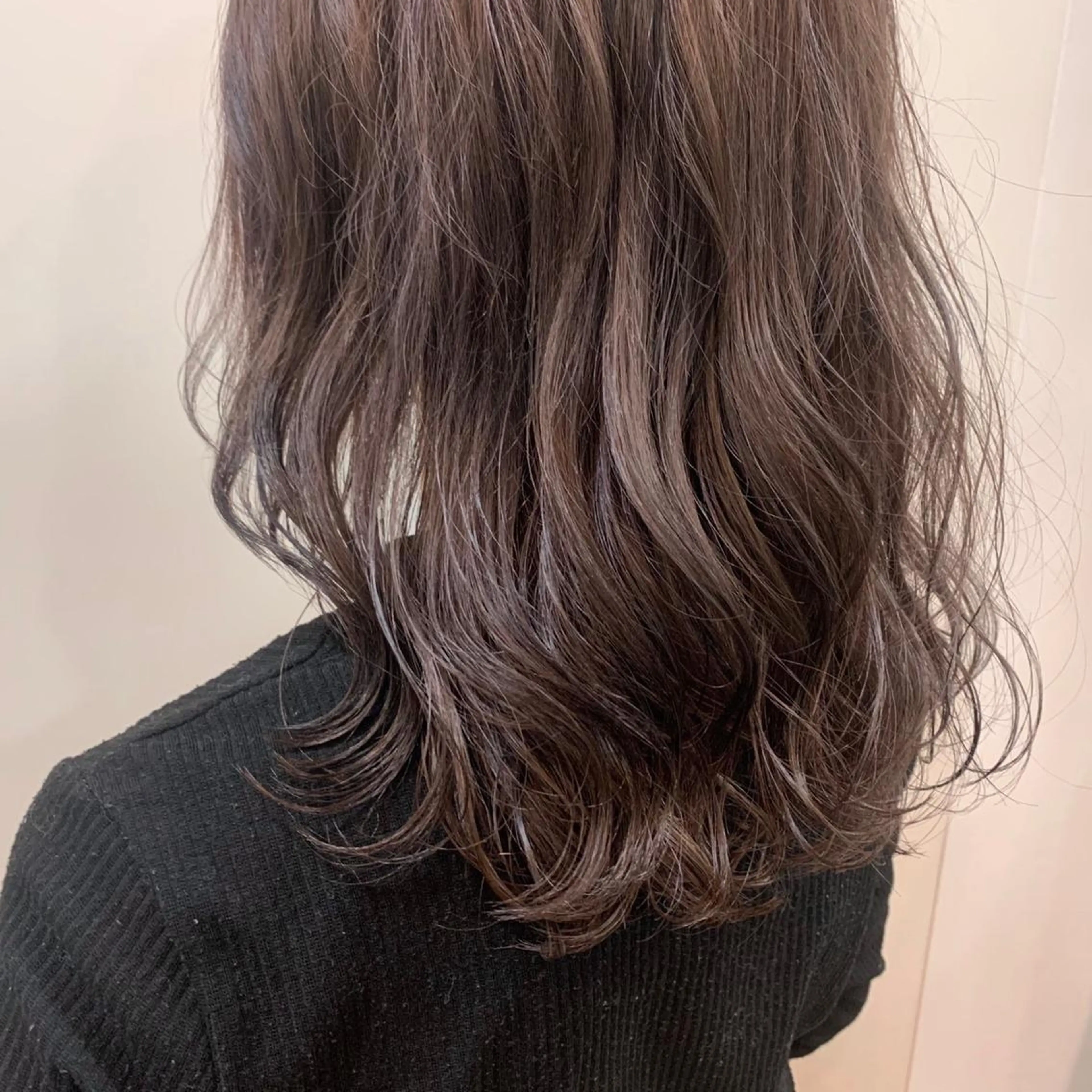 ミディアム カラー ベージュカラー 藤原 侑香のヘアスタイル