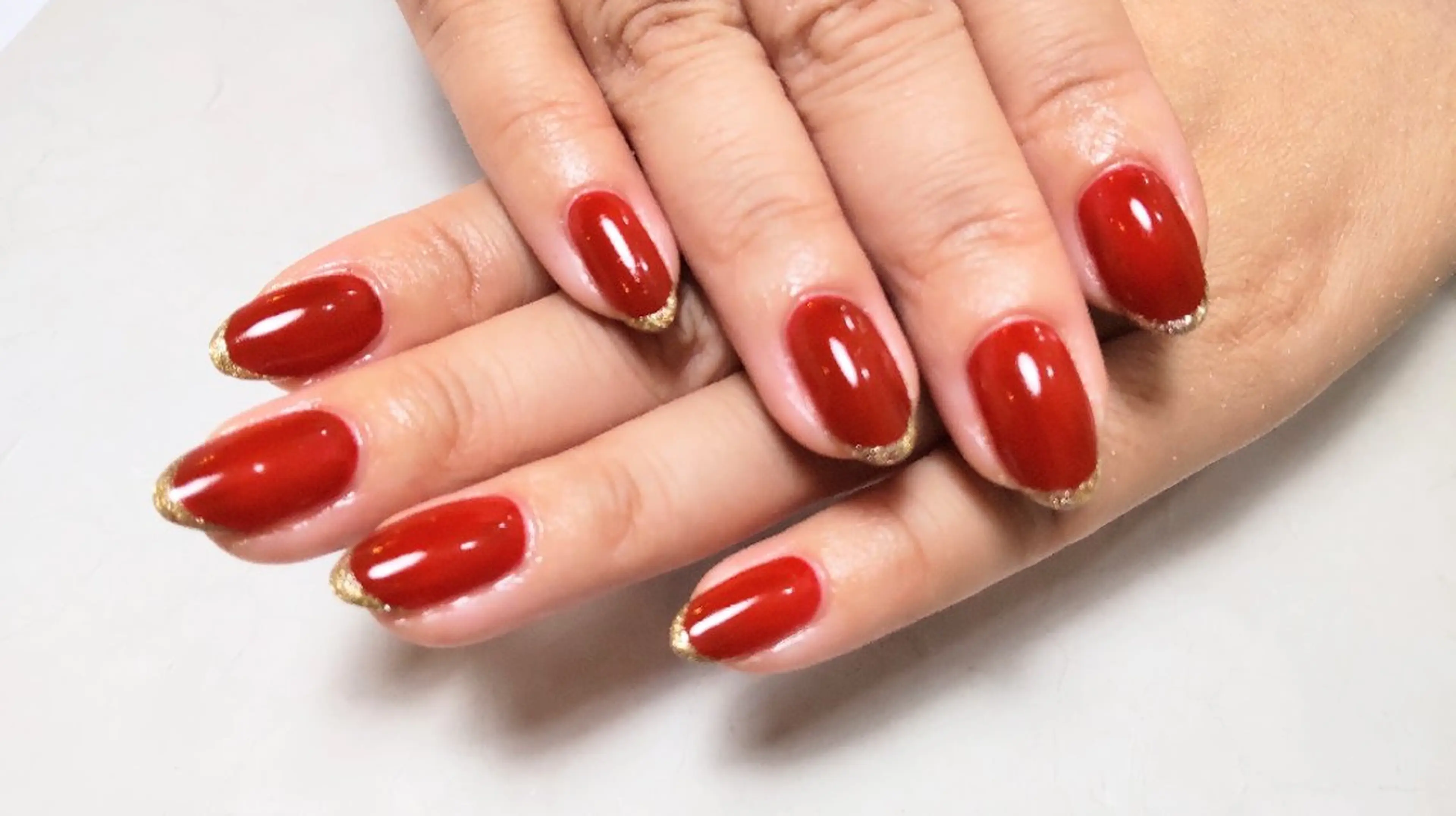 ネイル フレンチネイル ゴールド ラメ(グリッター) 赤色 ハンドネイル MIURA＊ HIROKOのネイルデザイン