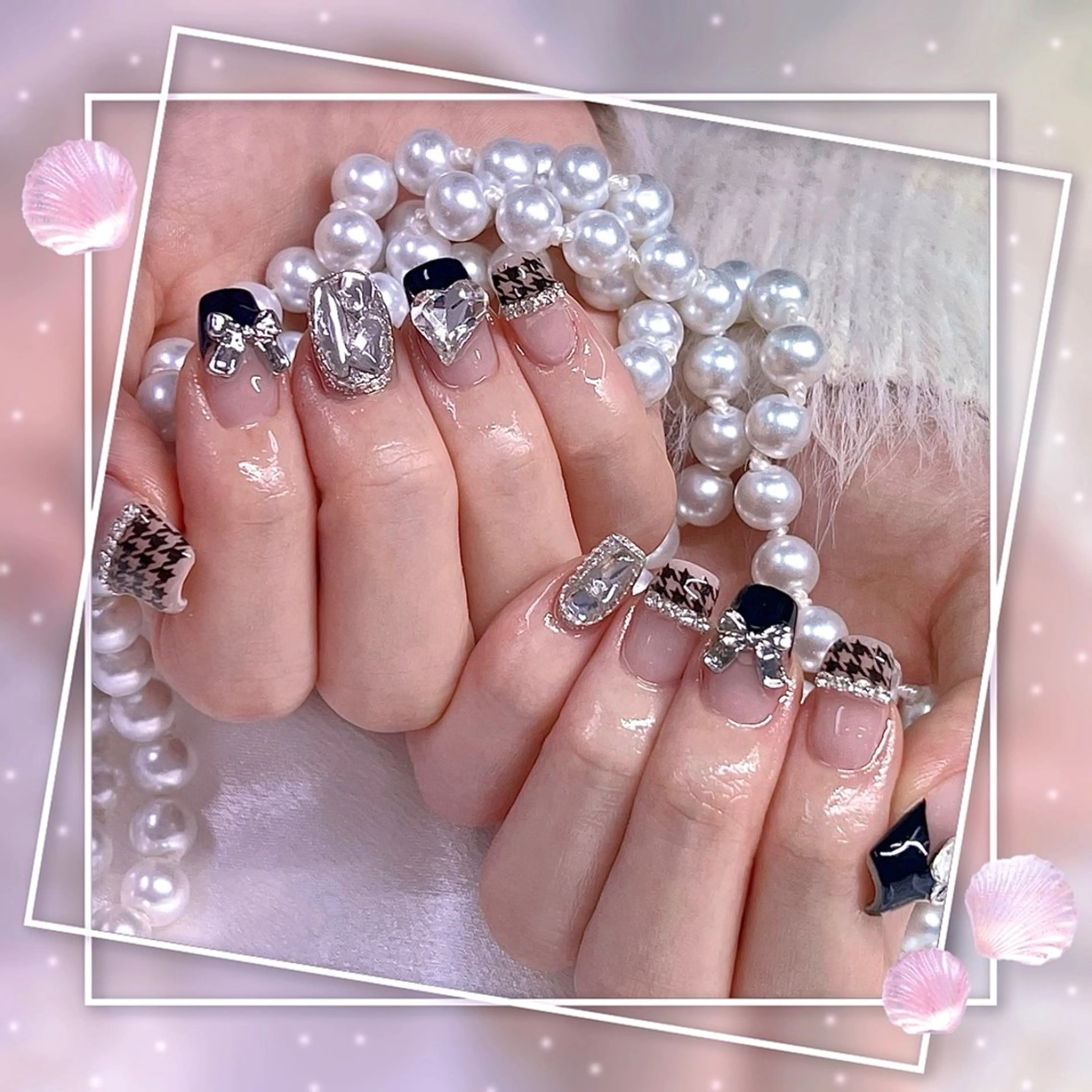 ネイル フレンチネイル グラデーション キラキラネイル 韓国ネイル マグネットネイル ハンドネイル ハンドケア Chill Nailsalonのネイルデザイン