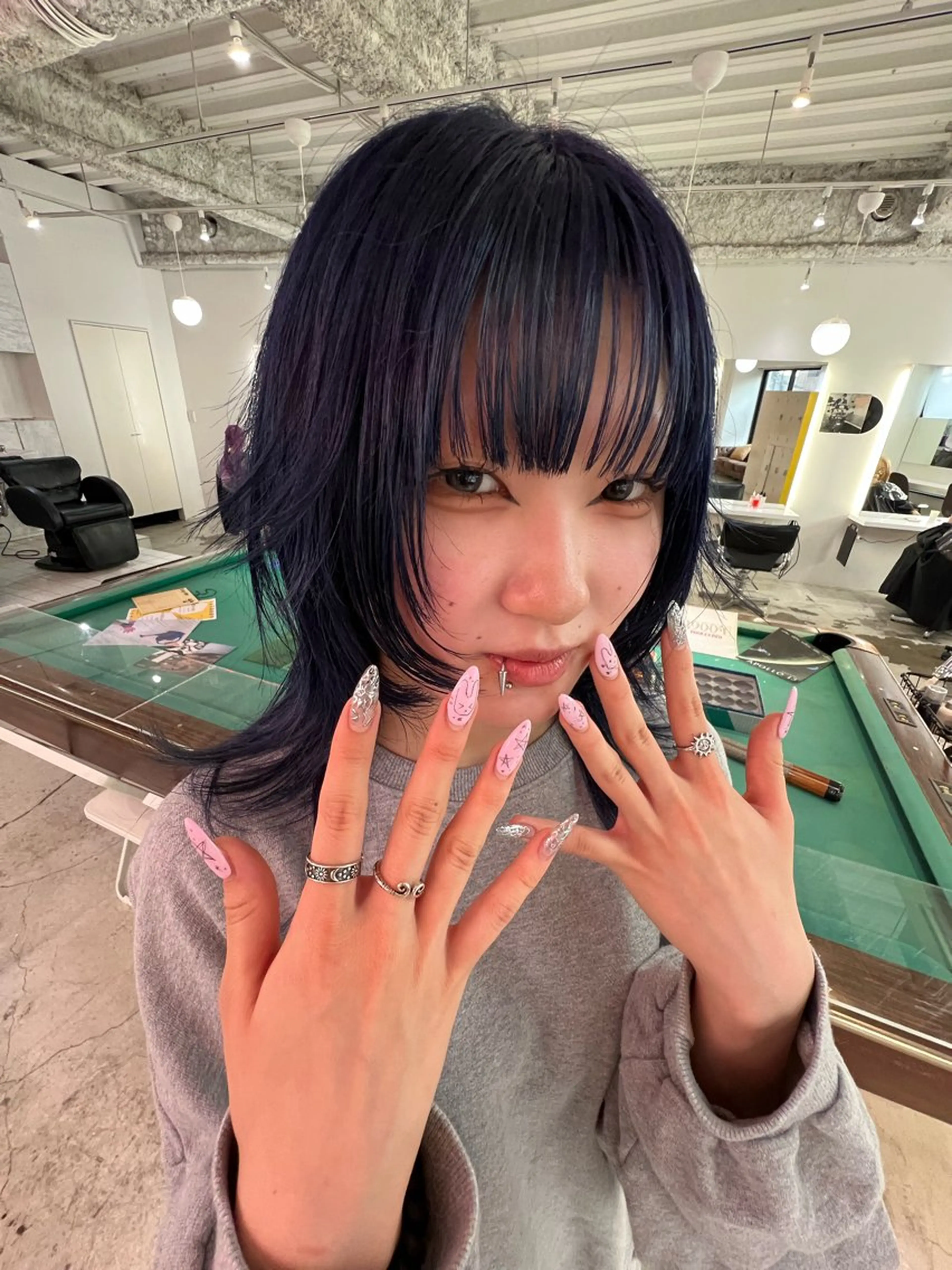 ミディアム カット ヘアカラー 💥ウルフカット デザインあんな💥のヘアスタイル