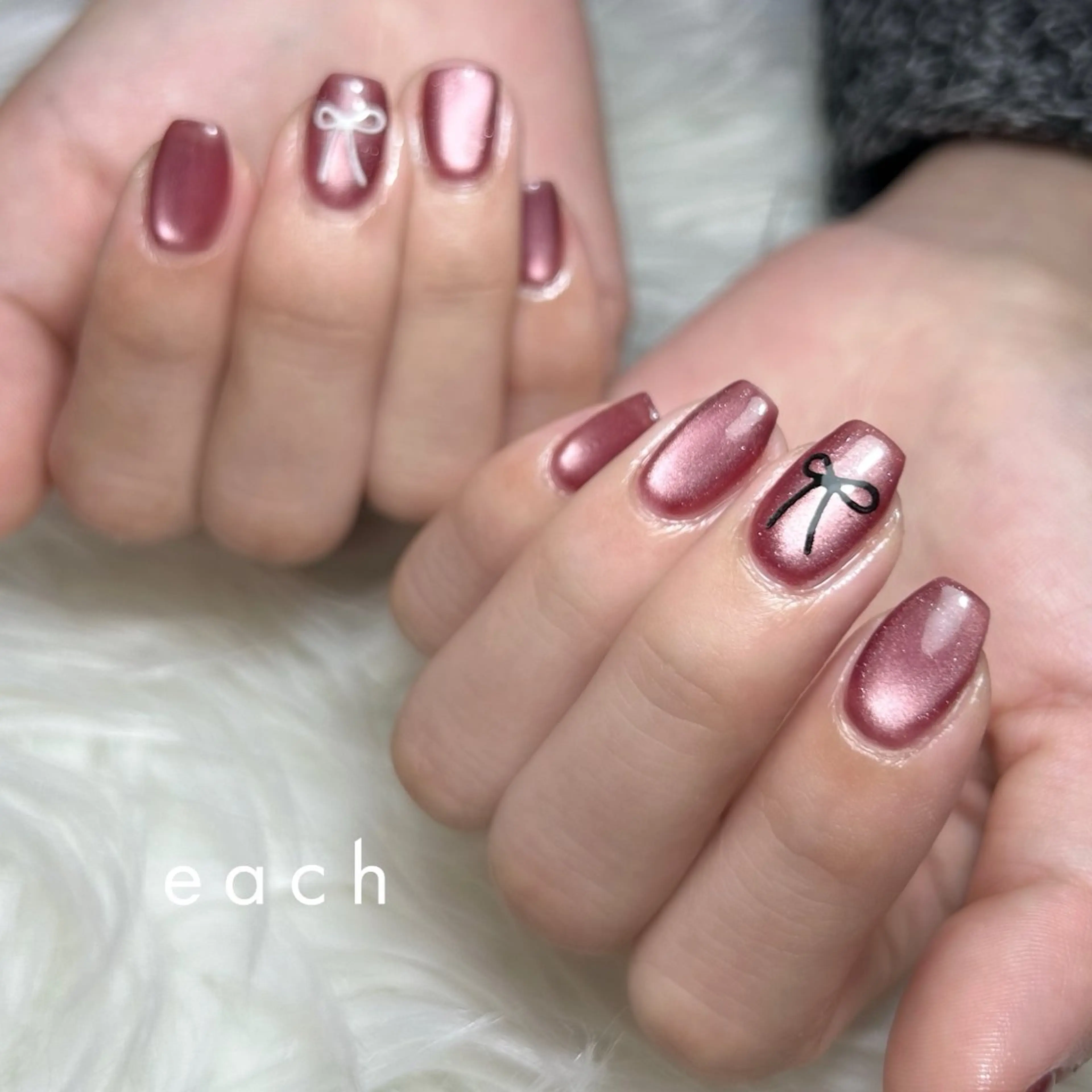 ネイル 氷ネイル・うるうるネイル マグネットネイル 𝒆𝒂𝒄𝒉 kanako 🕊のネイルデザイン