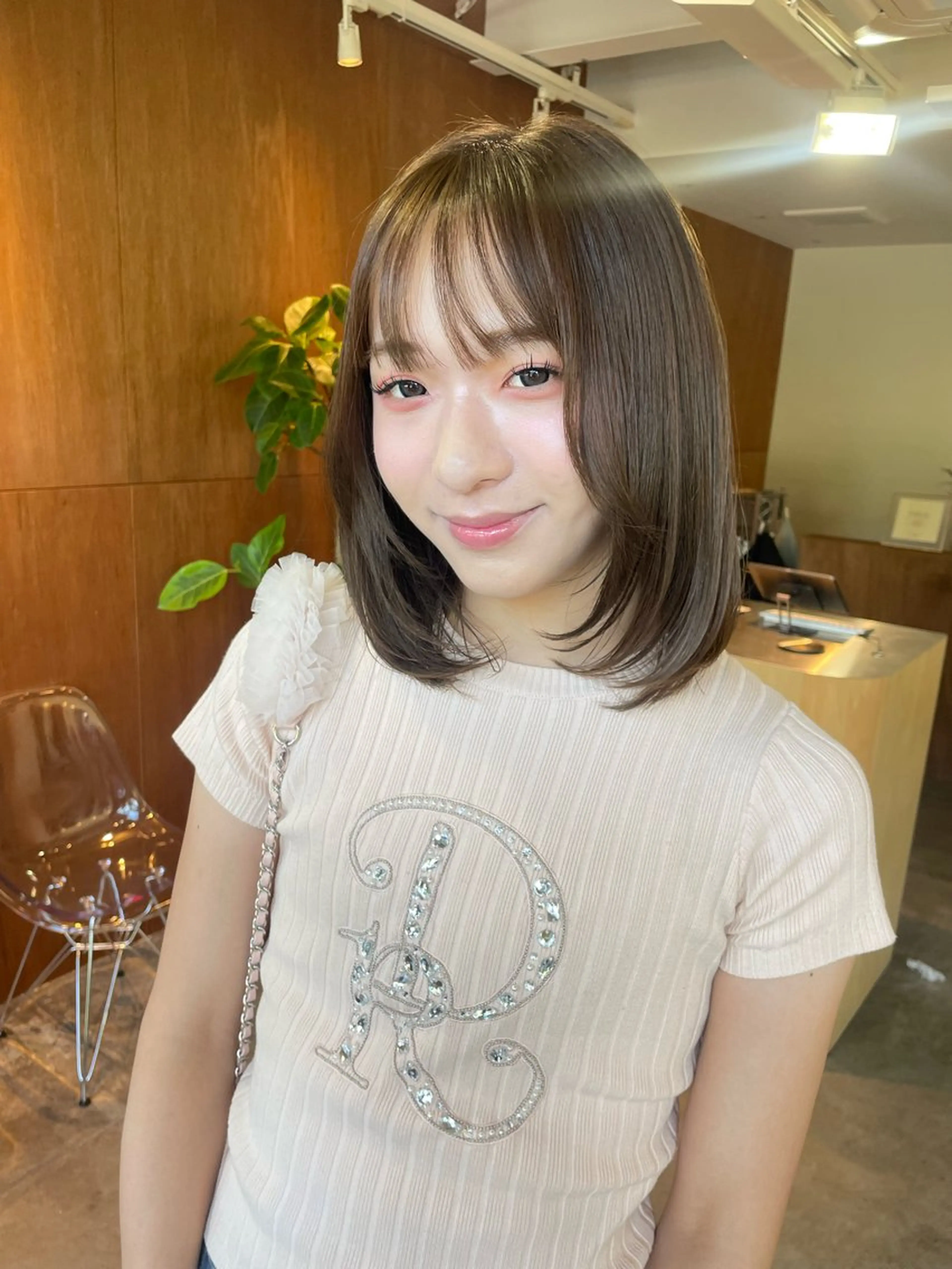 ミディアム レイヤーカット カット ヘアカラー トリートメント yukii しまむら のぞみ/八事のヘアスタイル
