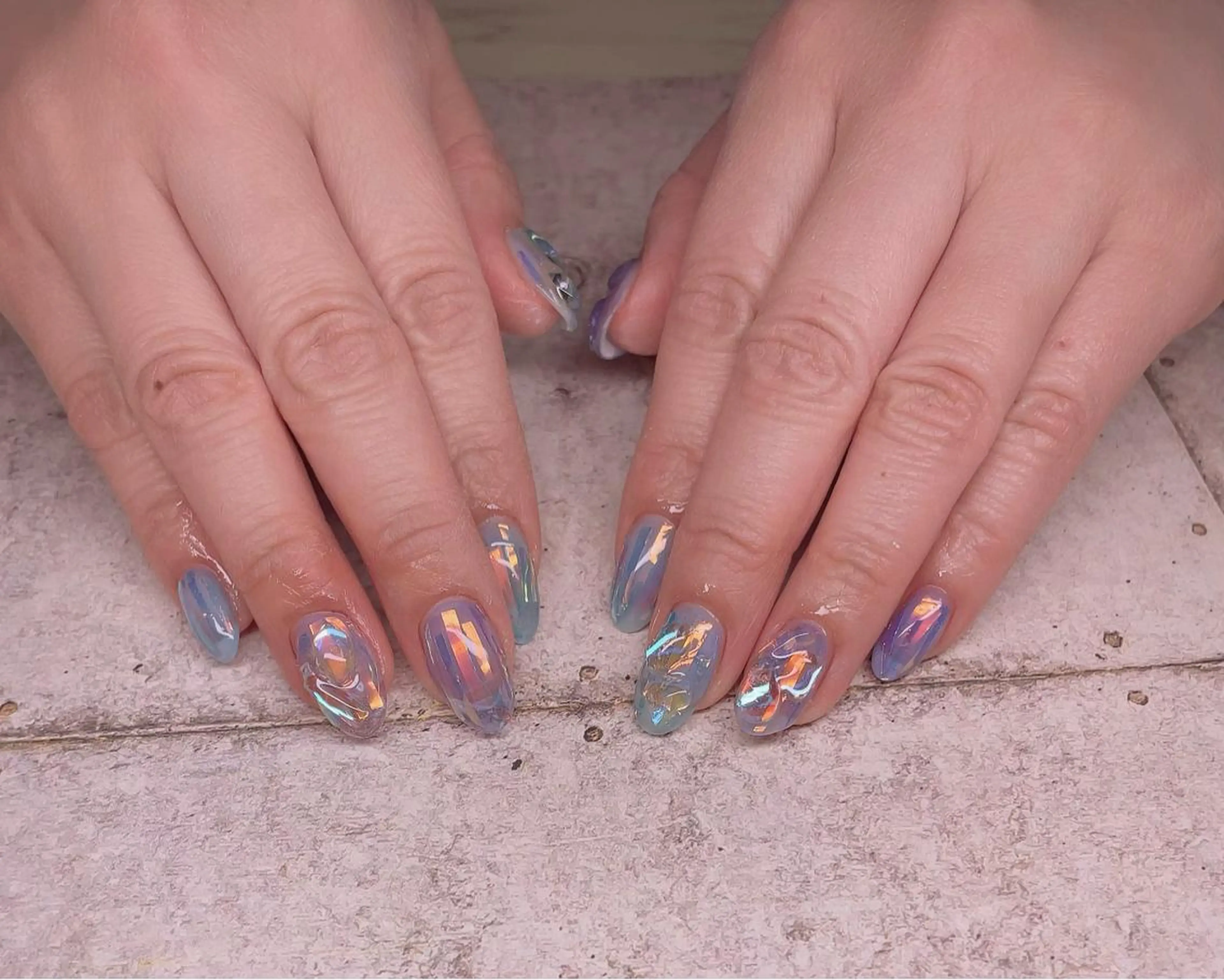 ミディアム ネイル 長さ出し キラキラネイル 持ち込み スカルプネイル ハンドネイル NailbyN所属・Nail_by N1のネイルデザイン