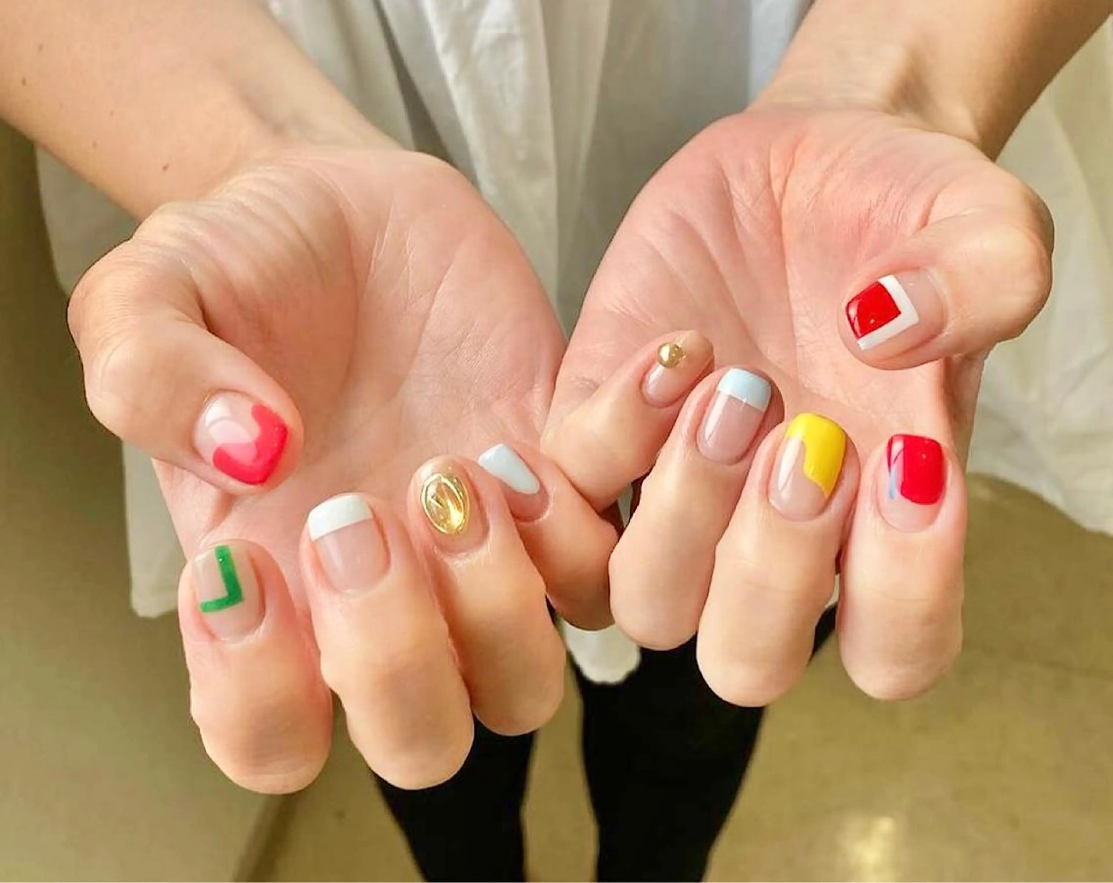 ネイル アートネイル フレンチネイル ジェルネイル マグネットネイル 持ち込み ハンドネイル nailsalon MONICAのネイルデザイン