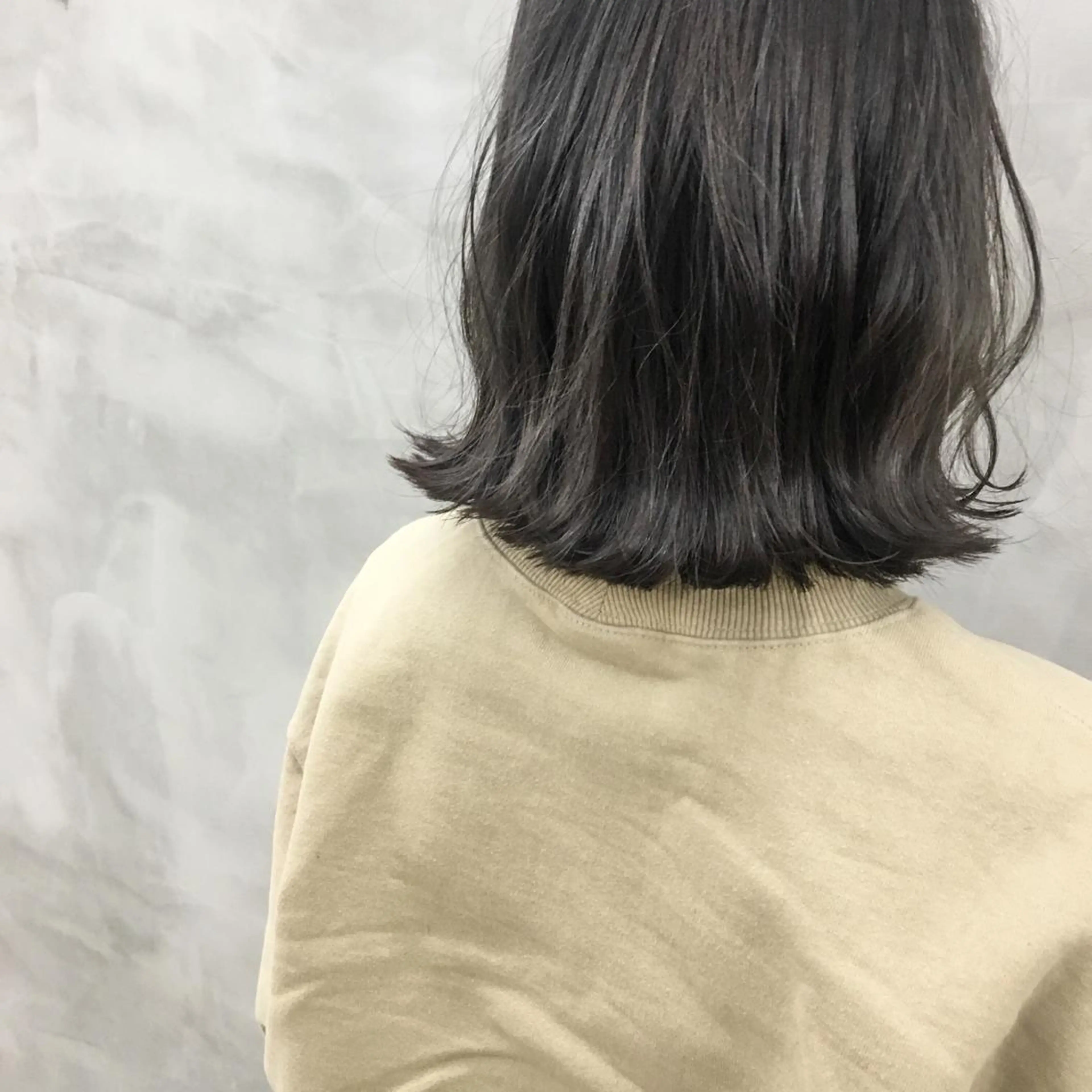 ミディアム カラー 切りっぱなしボブ イルミナカラー ボブ SEED&beauty byFLAT所属・ヘッドスパ (女性限定)🍋モエのヘアスタイル