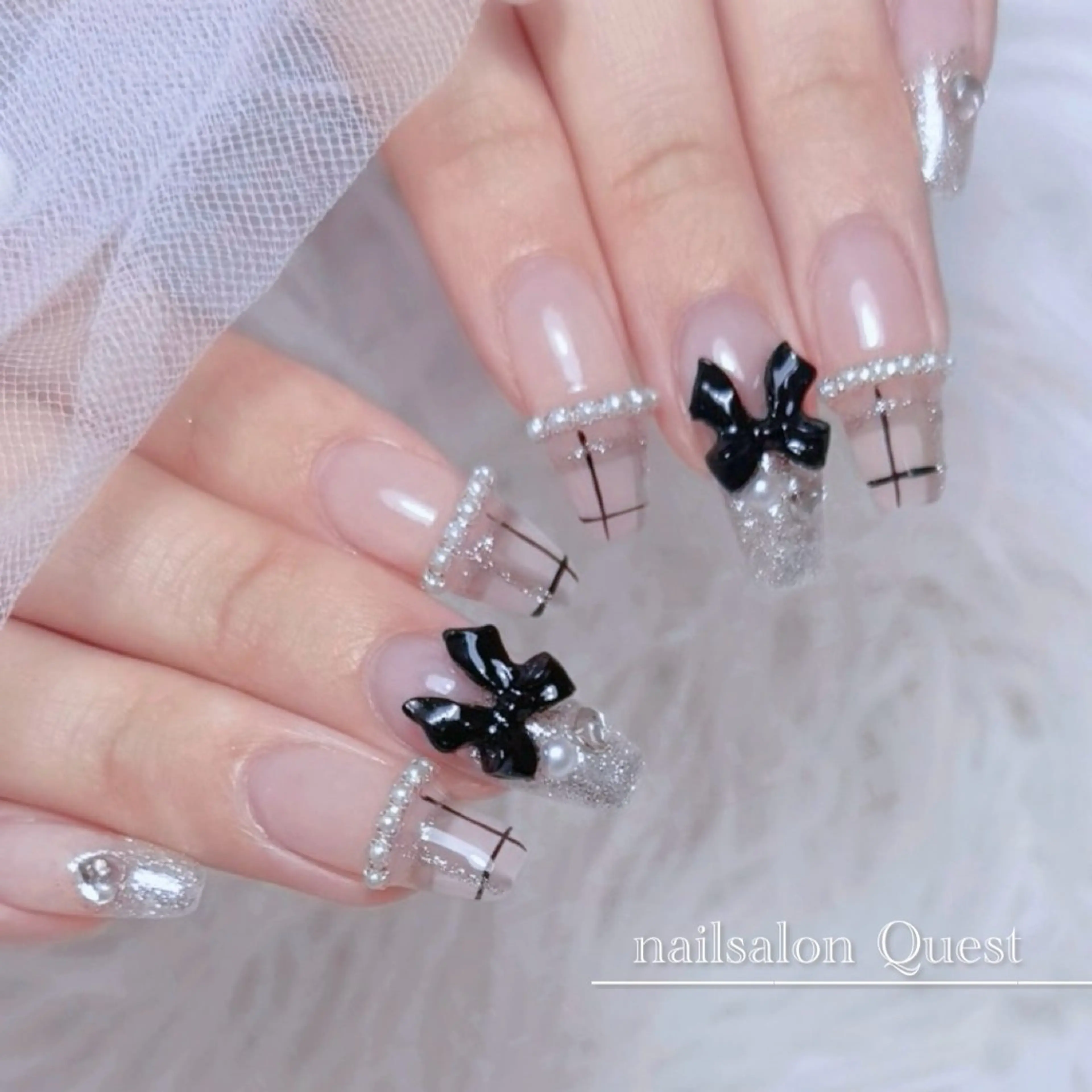 ネイル キラキラネイル ラメ(グリッター) 持ち込み リボン ハンドネイル nailsalon Questのネイルデザイン