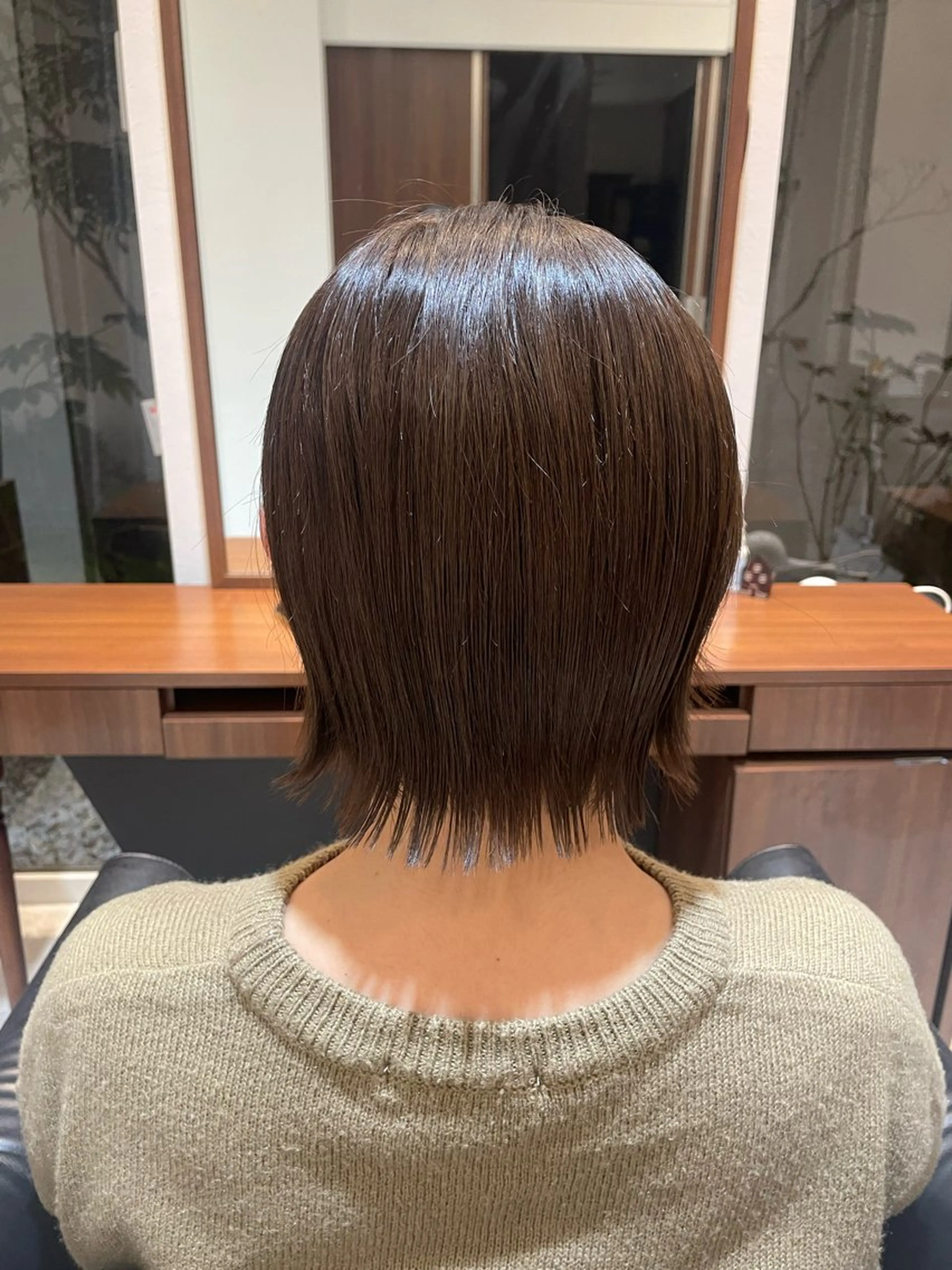 ショート カラー 切りっぱなしボブ アッシュ ボブ 森 亜衣のヘアスタイル
