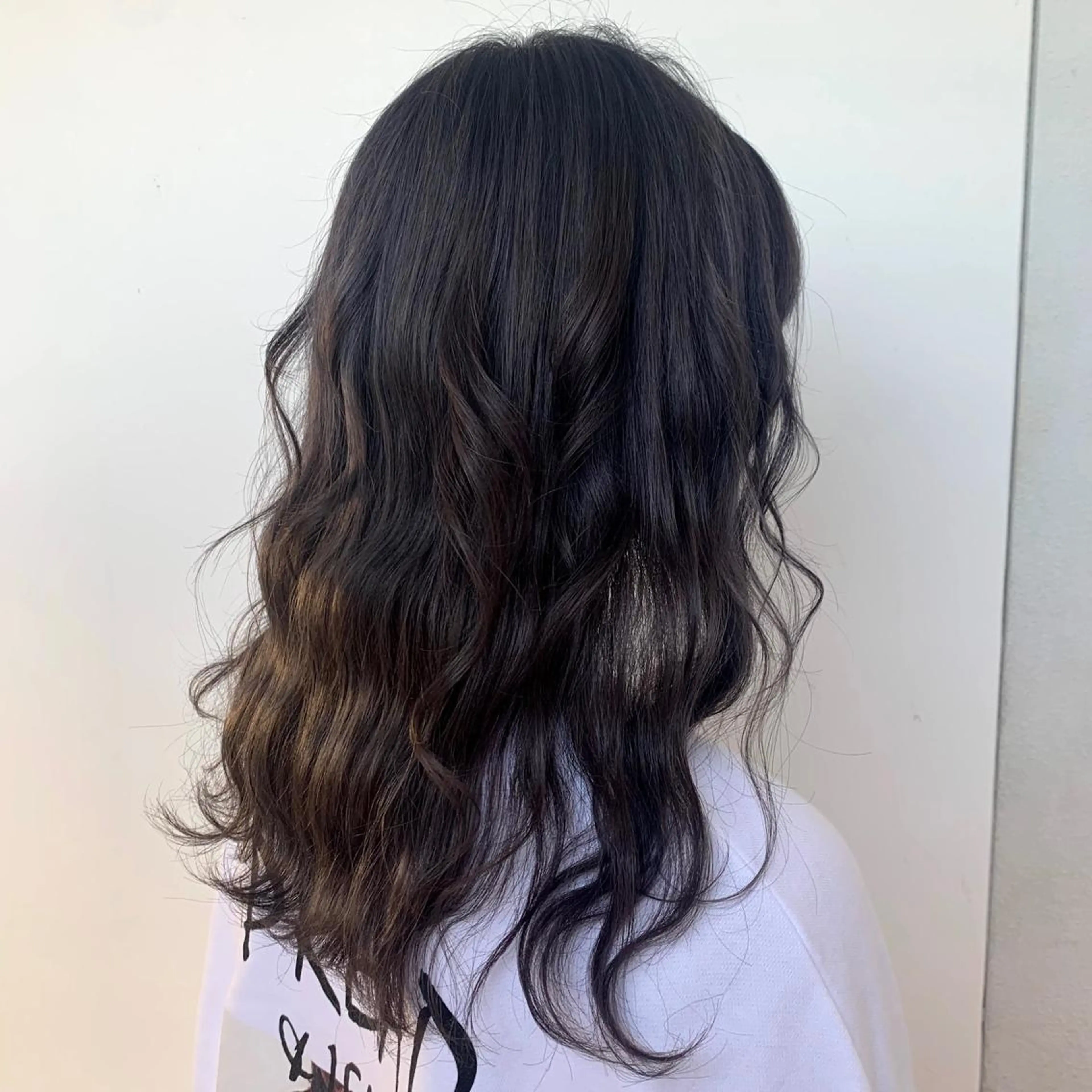 セミロング カラー 艶髪 インナーカラーのヘアスタイル