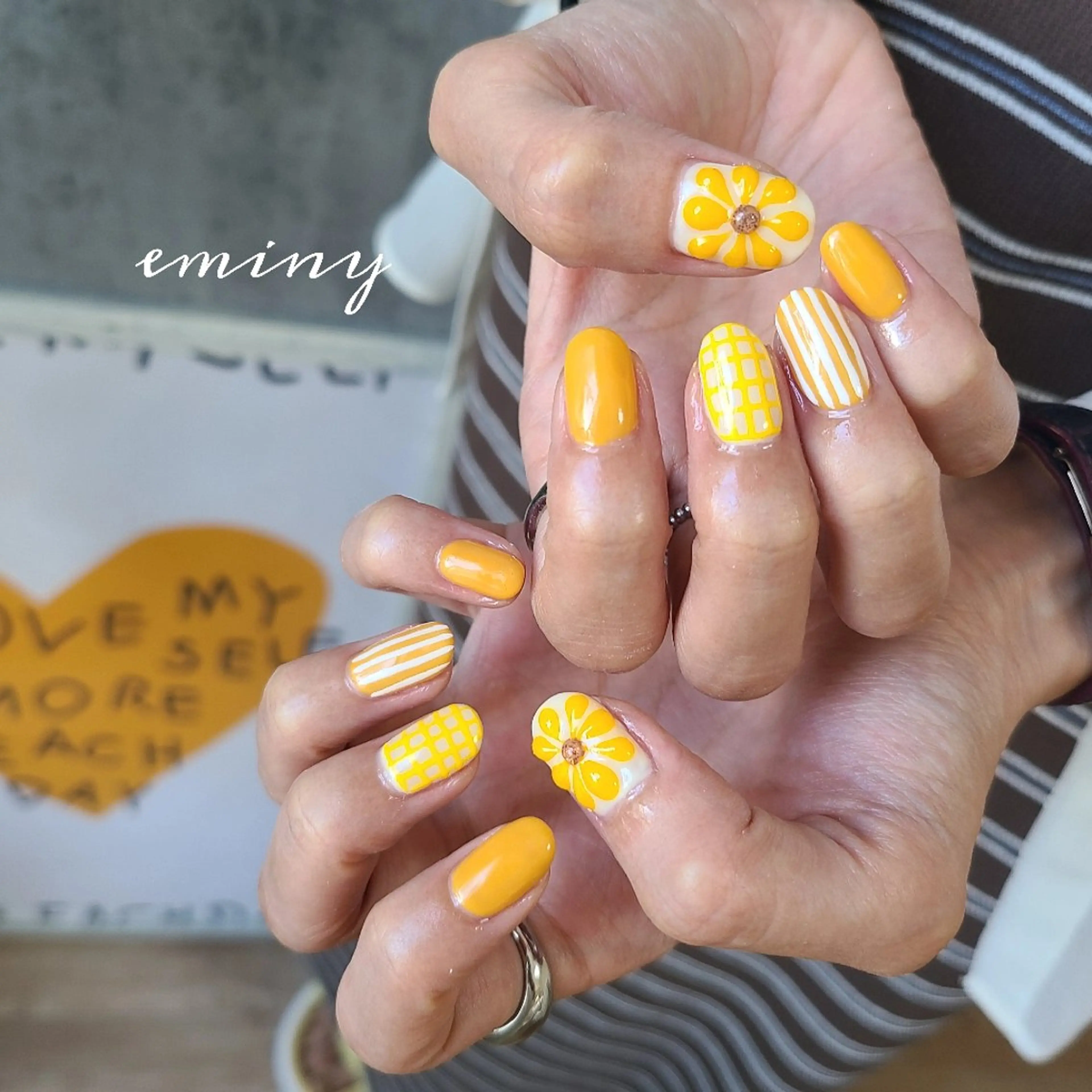 ネイル オレンジ ぷっくりネイル 夏ネイル 黄色 nail salon  eminyのネイルデザイン