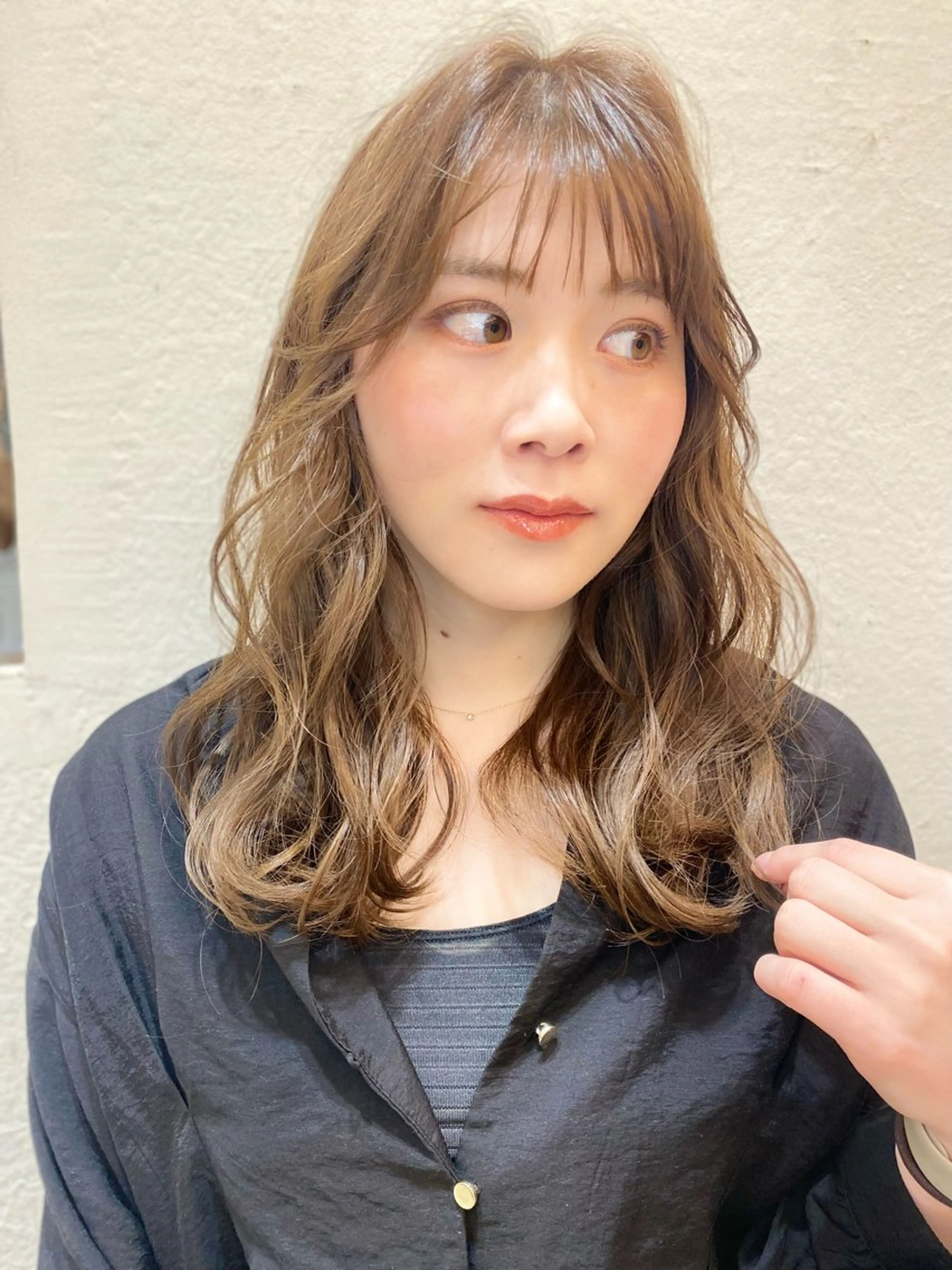 ミディアム パーマ ミディアムパーマ 小顔カット得意🌟 岩渕麻由のヘアスタイル