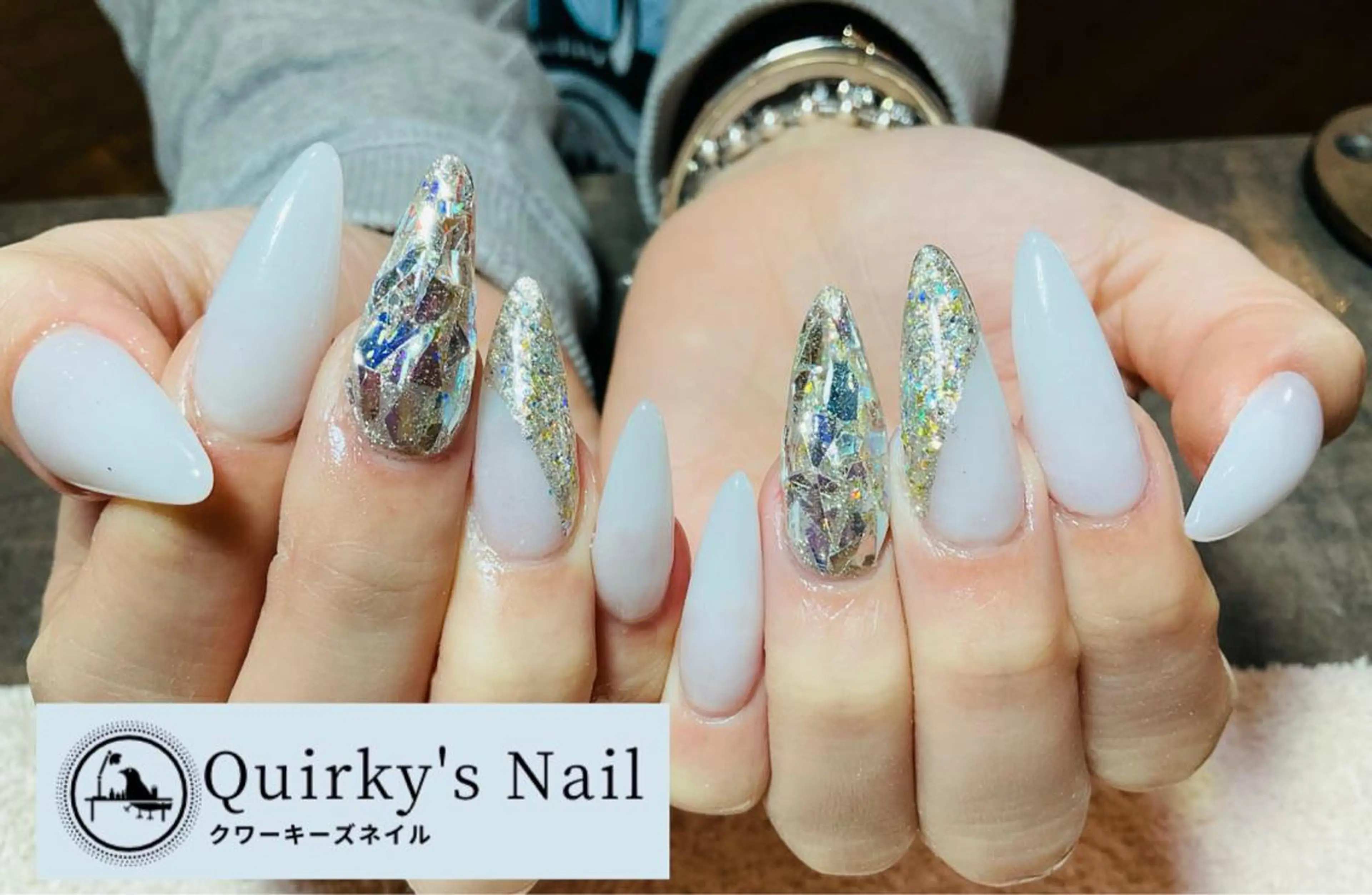 ネイル アートネイル ブルー ジェルネイル ホログラムネイル ワンカラーネイル Quirky's Nail【栄店】のネイルデザイン