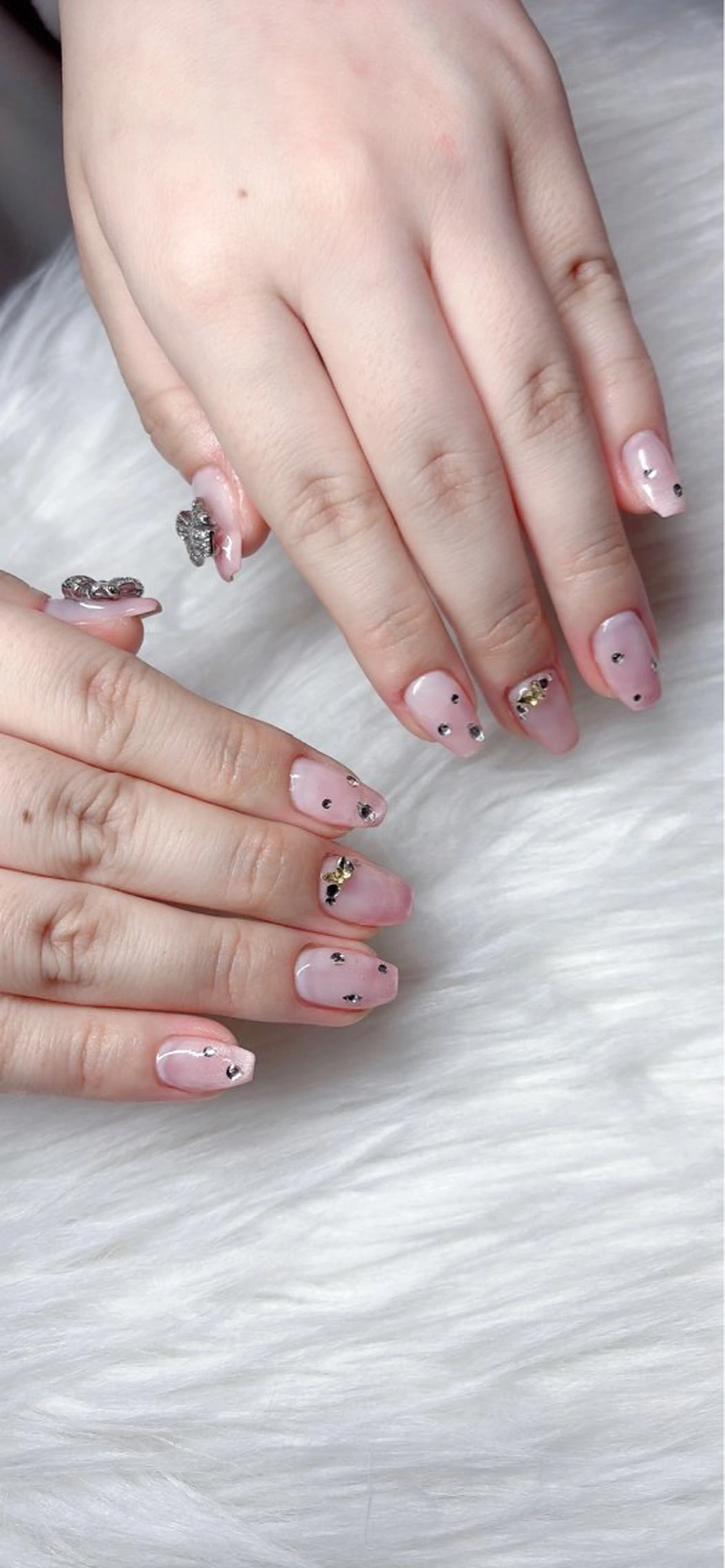 ネイル オーロラネイル 成人式 フットネイル 韓国ネイル ロングネイル Yudia tamakiのネイルデザイン