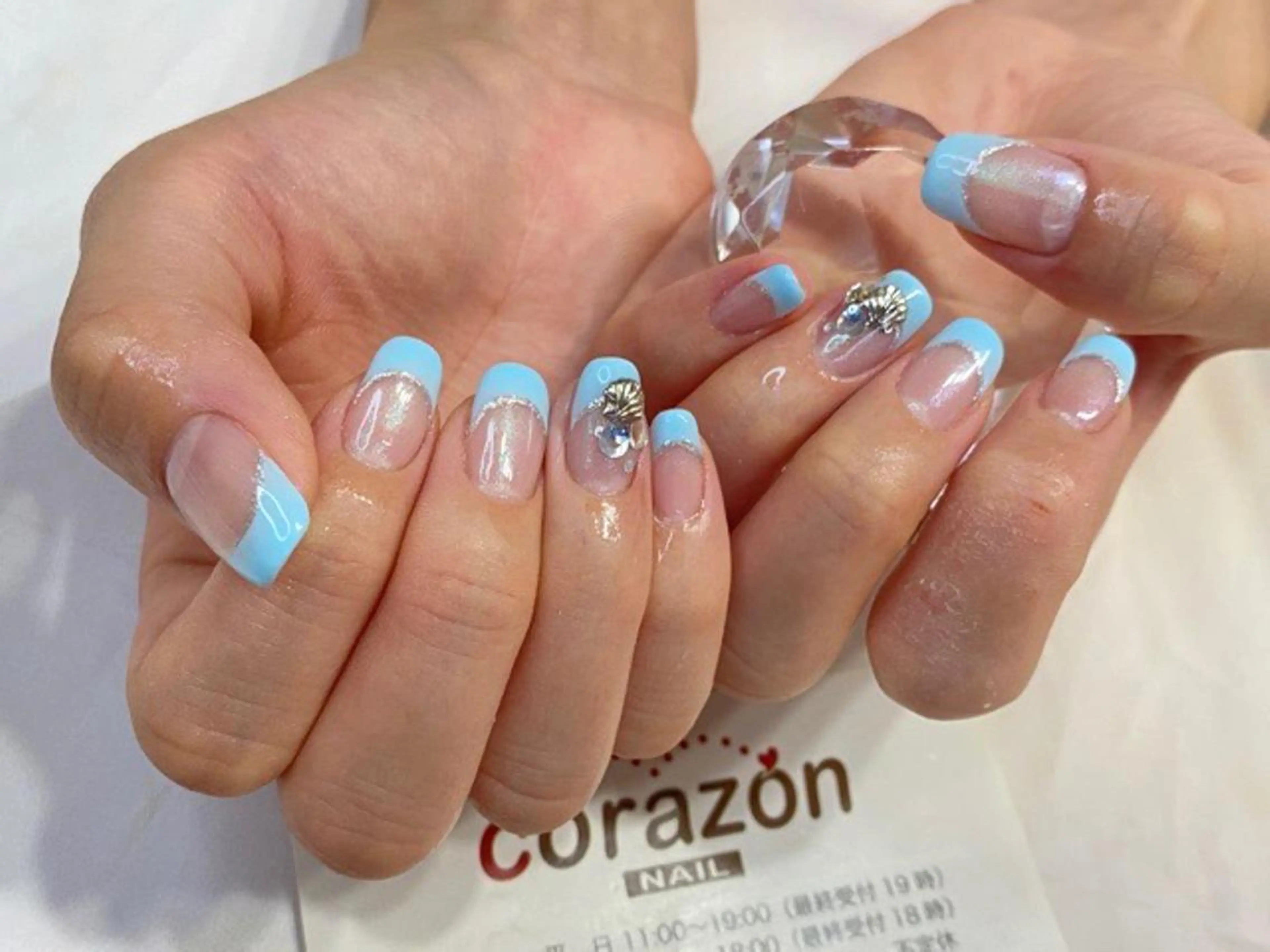 ネイル クリアネイル フレンチネイル 水色 ストーンネイル corazon所属・ネイリスト aicoのネイルデザイン