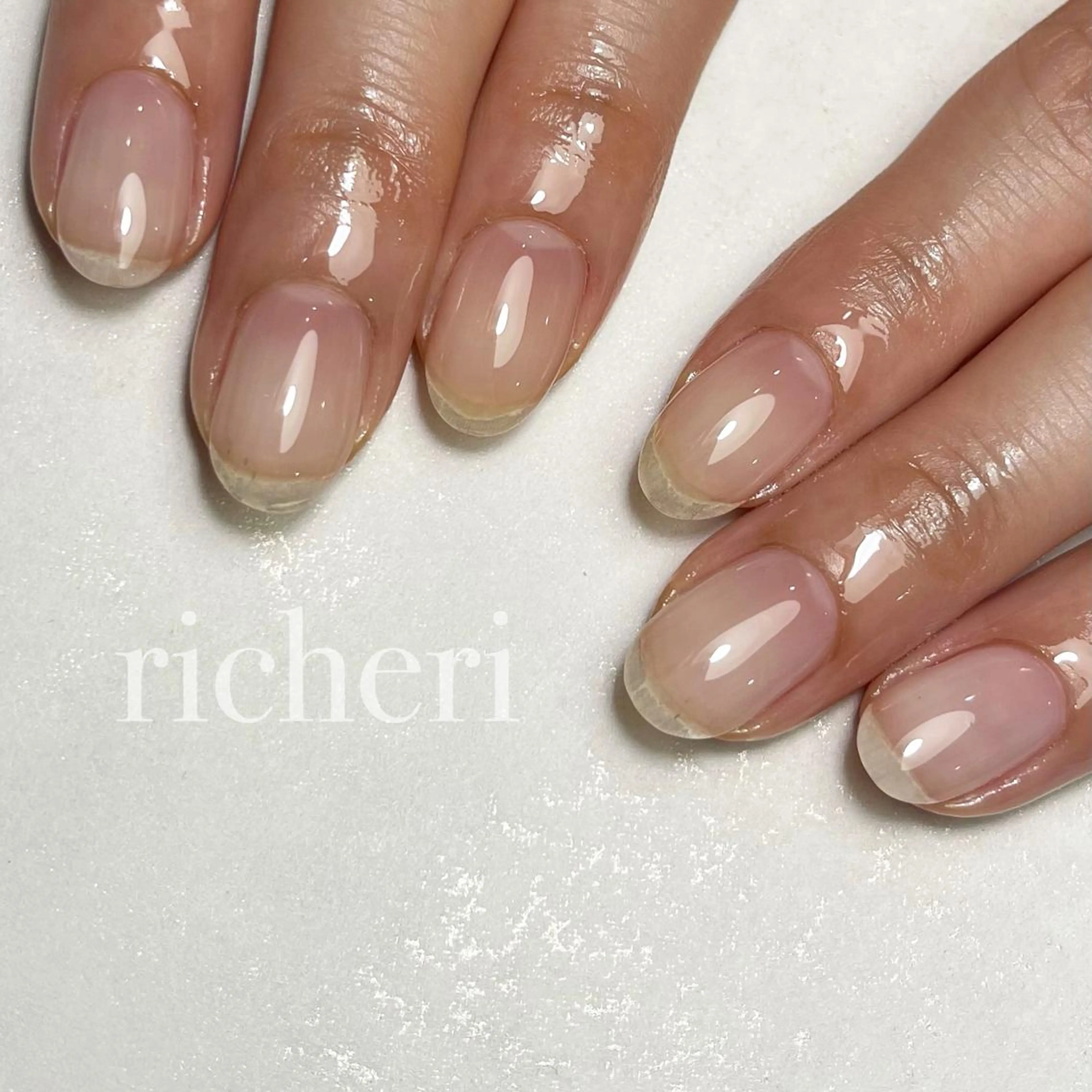 ミディアム ネイル 韓国風ヘア アートネイル フラッシュネイル フレンチネイル ジェルネイル ハンドネイル richeri beautyのエステ・リラクイメージ