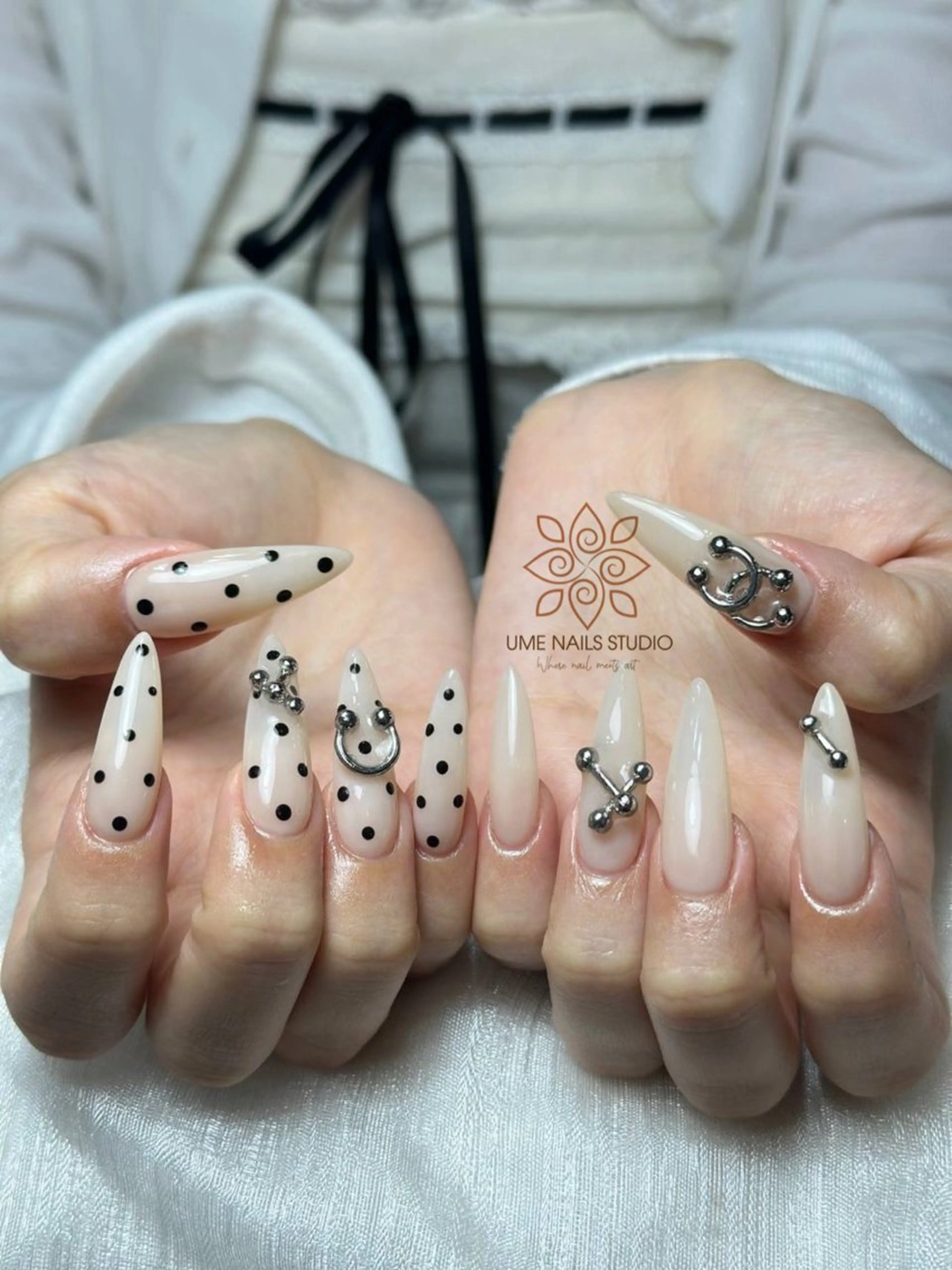 ネイル チークネイル クリアネイル ガーリー キラキラネイル 韓国ネイル ハンドネイル Ume Nail Studioのネイルデザイン