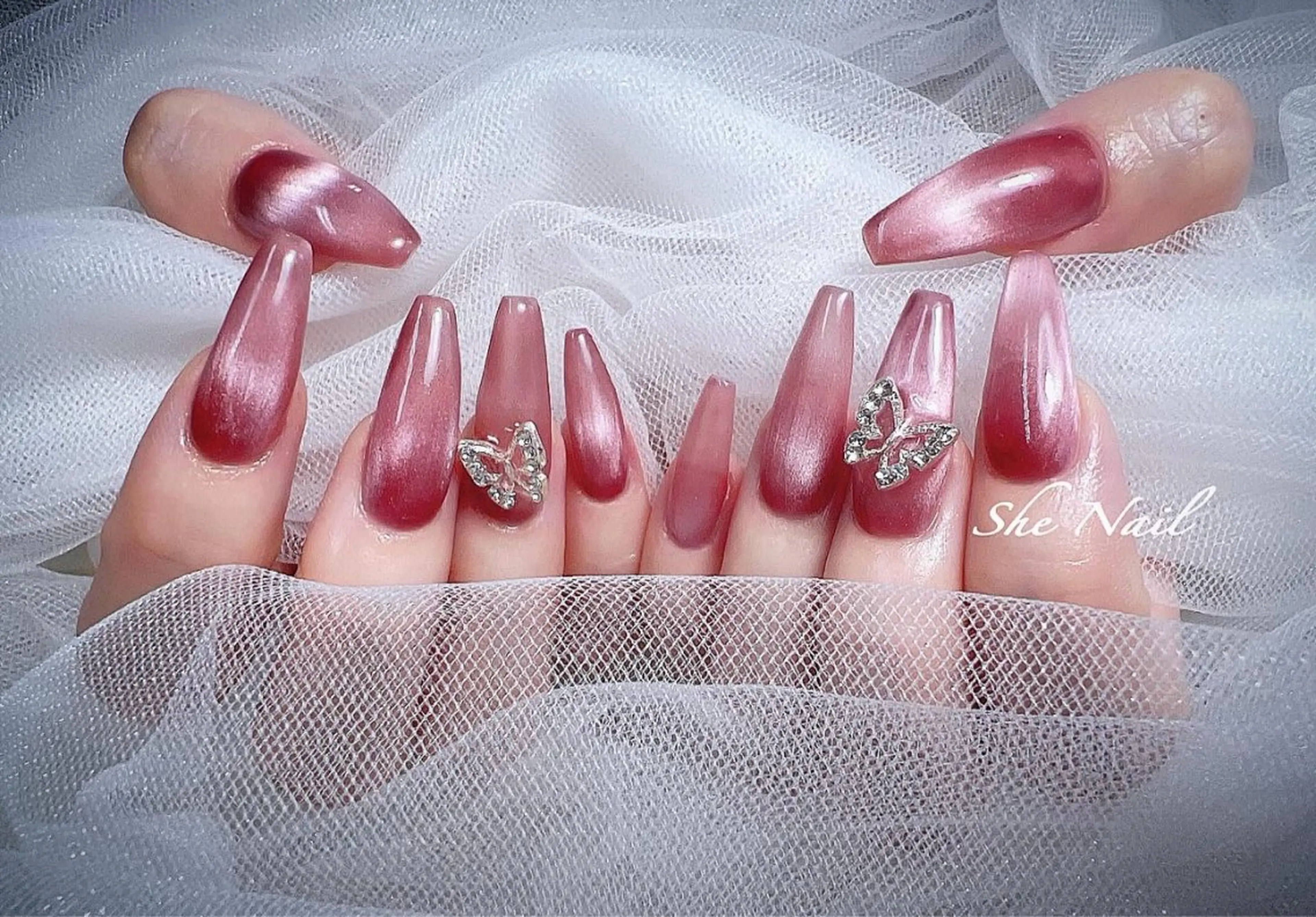 ネイル チークネイル 長さ出し フラッシュネイル キラキラネイル マグネットネイル ハンドネイル She   Nail所属・ISA_ BELLAのネイルデザイン
