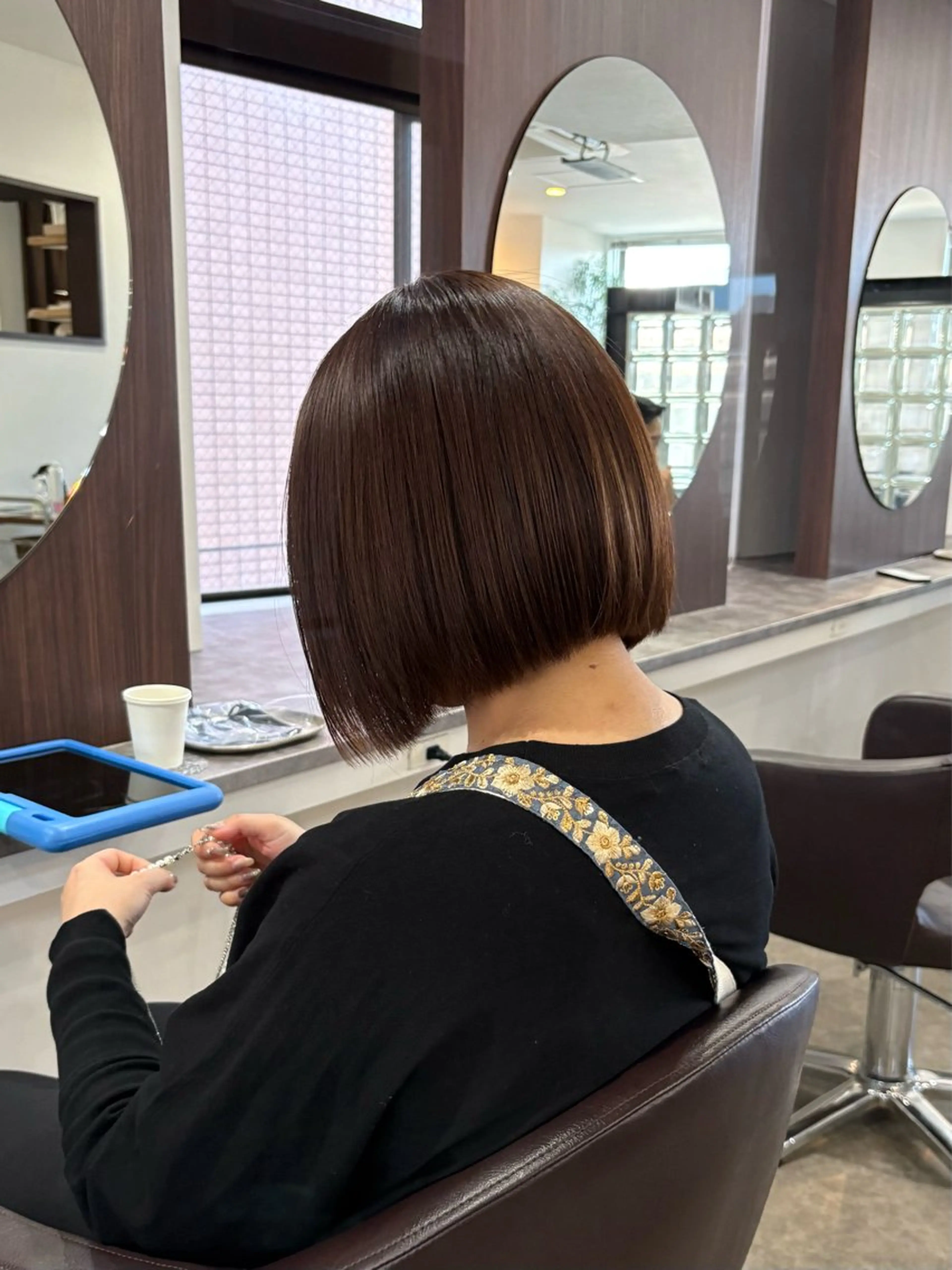 ミディアム カット ヘアカラー トリートメント タナカ レイヤのヘアスタイル