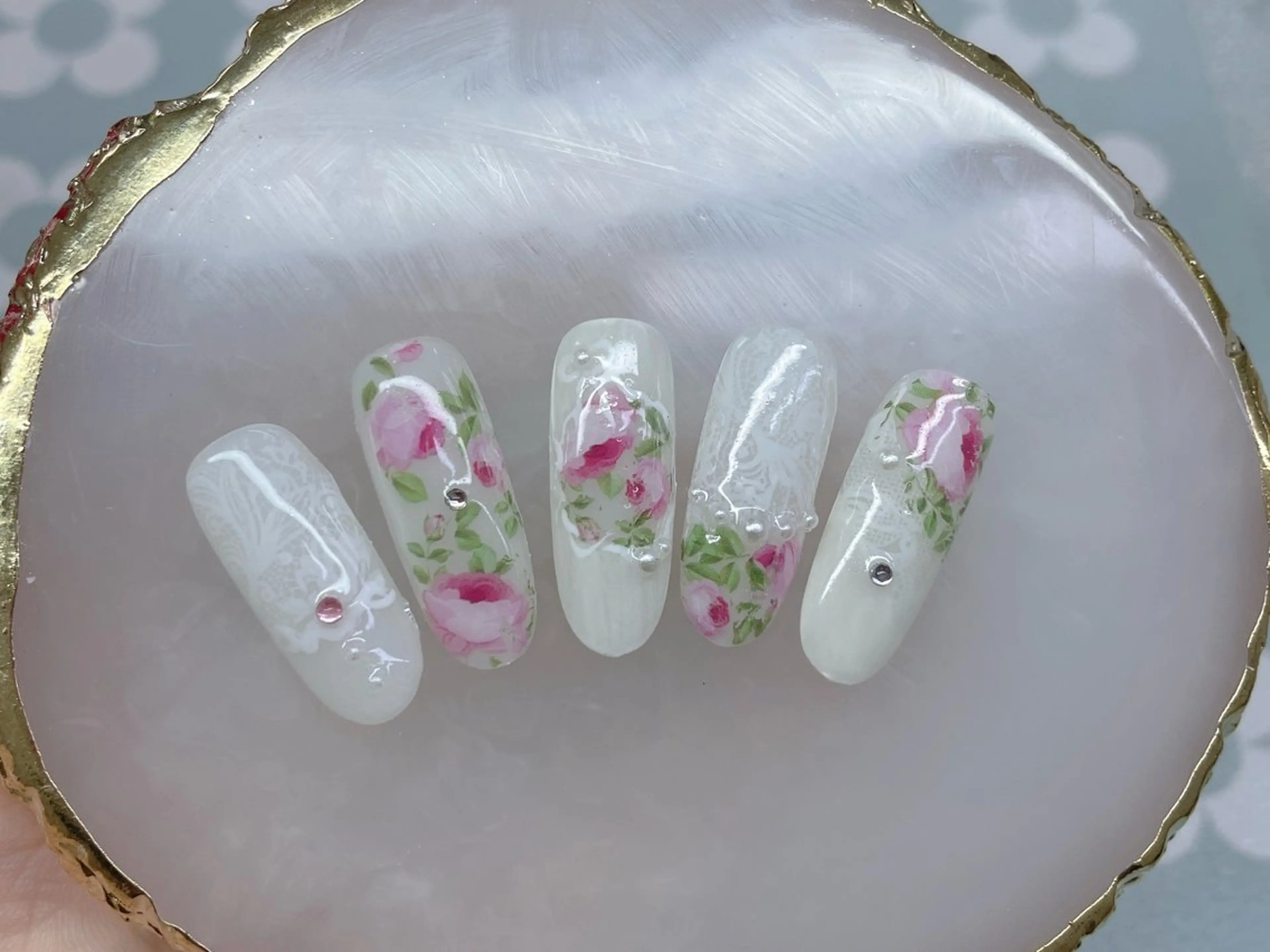 ネイル 持ち込み MIKIネイル YoYoのネイルデザイン